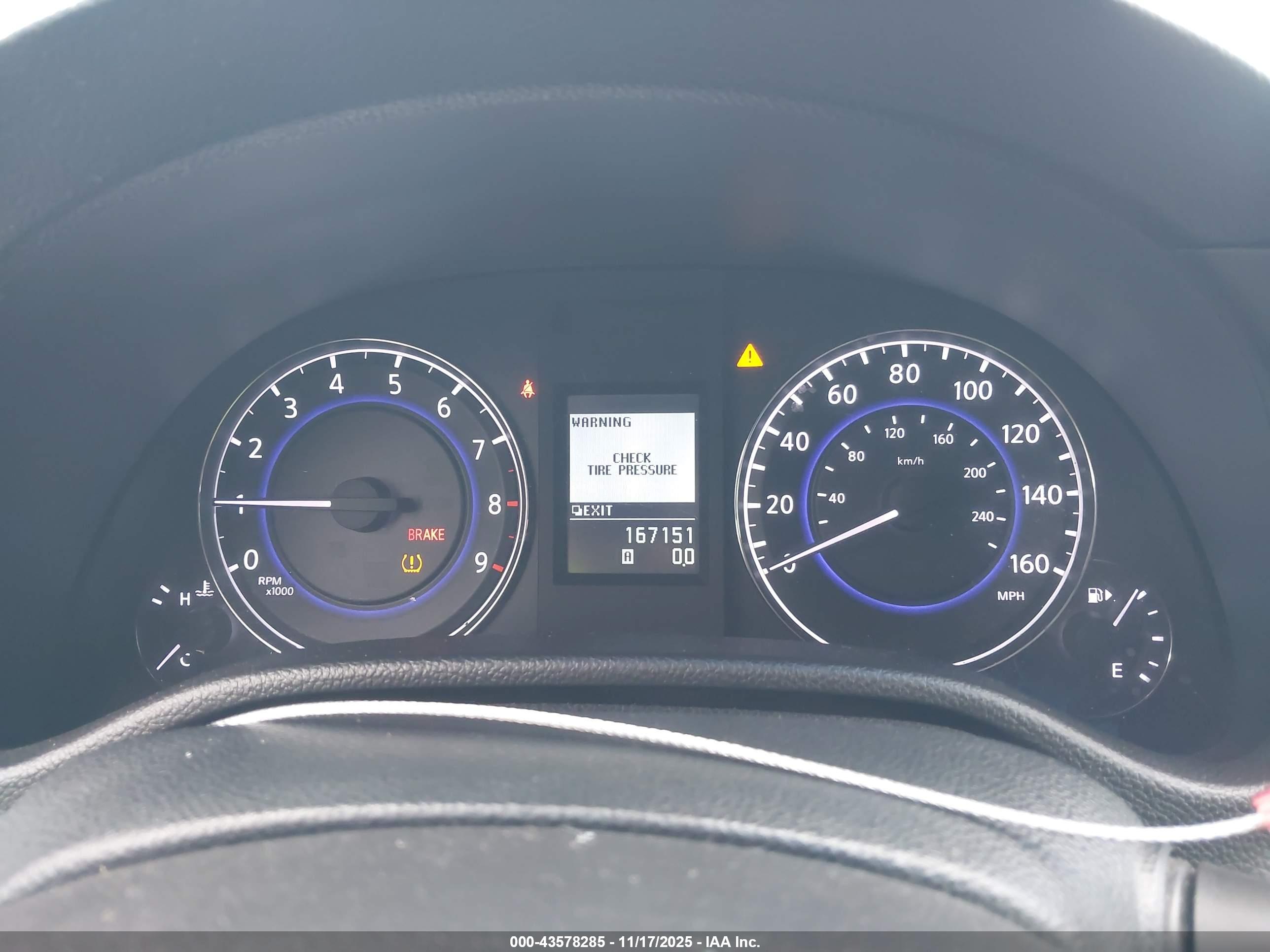 INFINITI G37 image 7