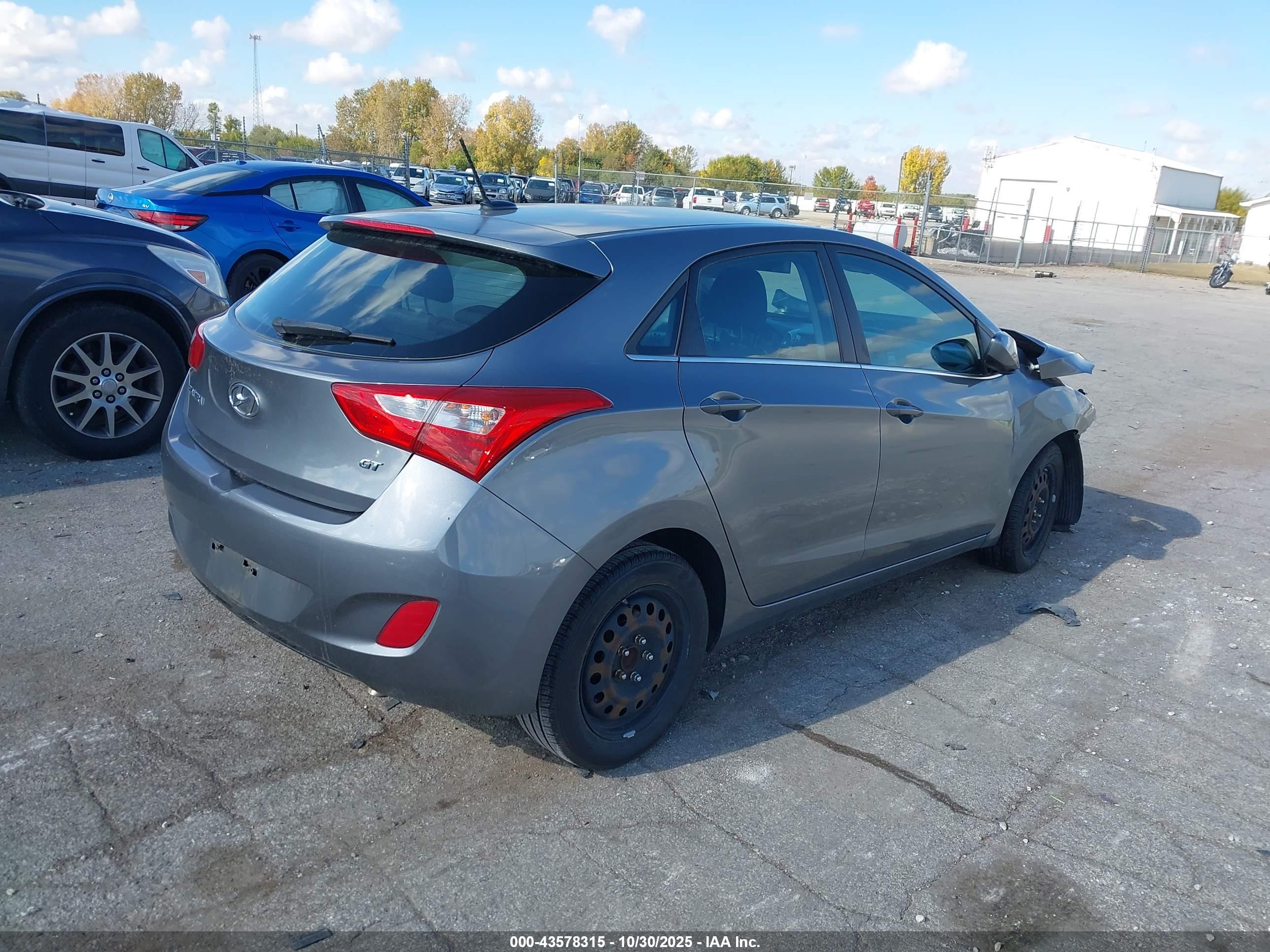 HYUNDAI ELANTRA image 4