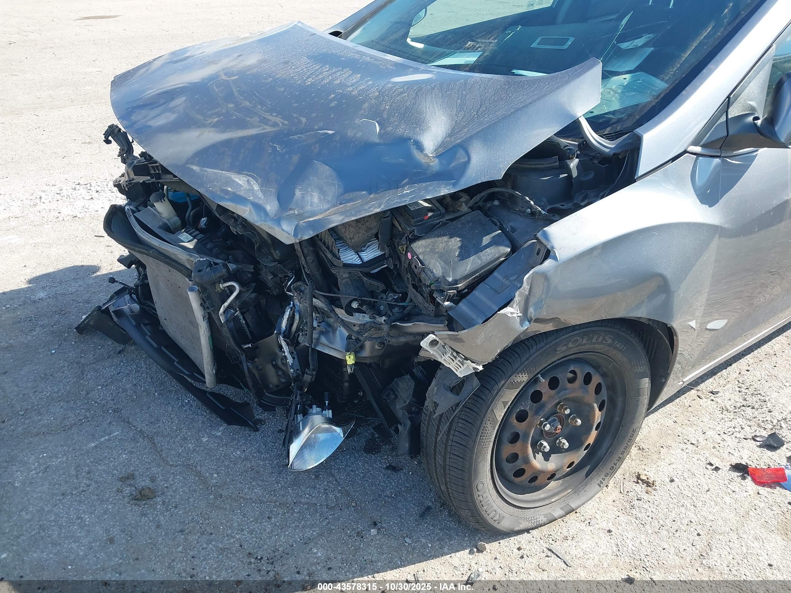HYUNDAI ELANTRA image 6