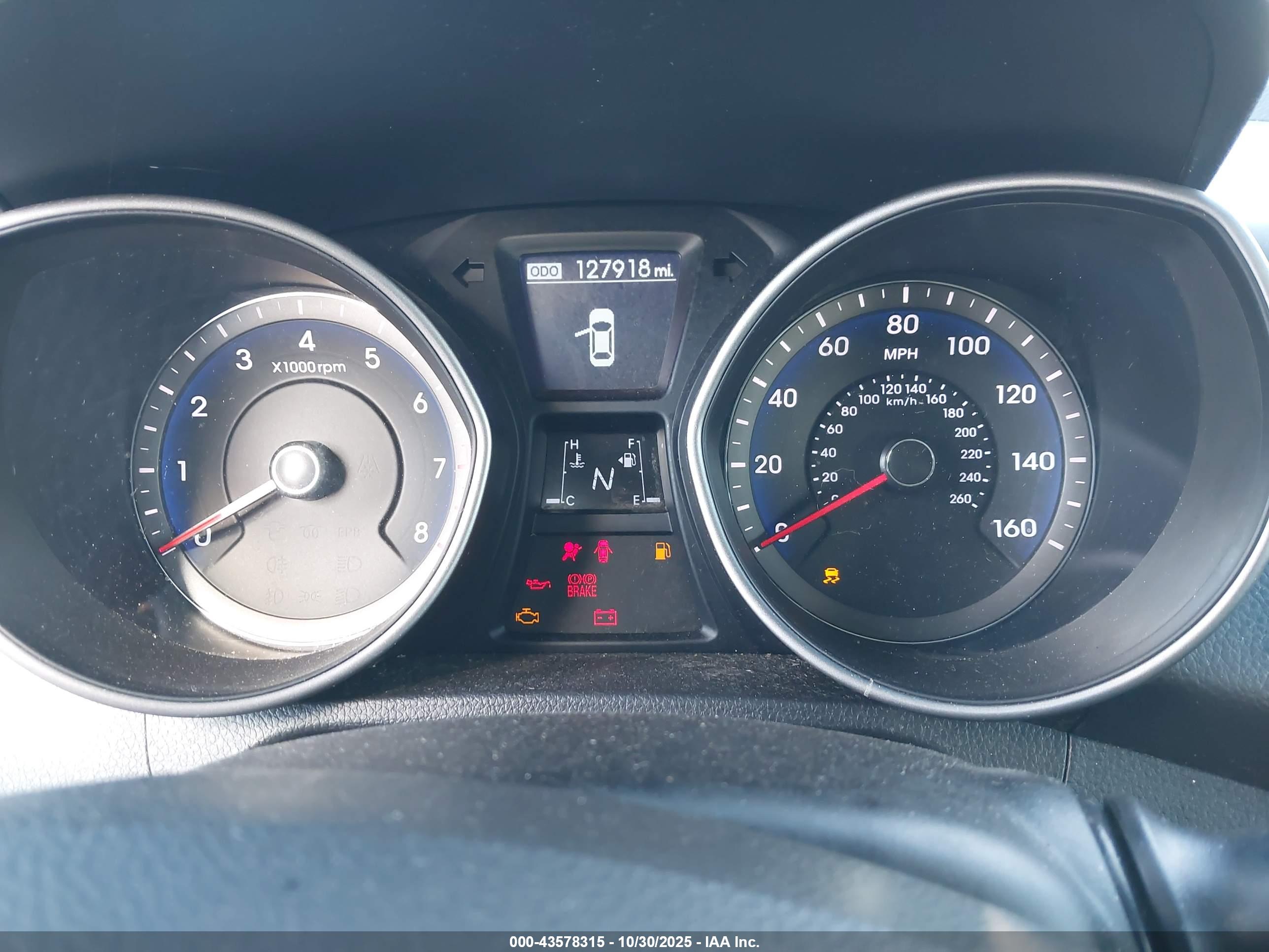HYUNDAI ELANTRA image 7