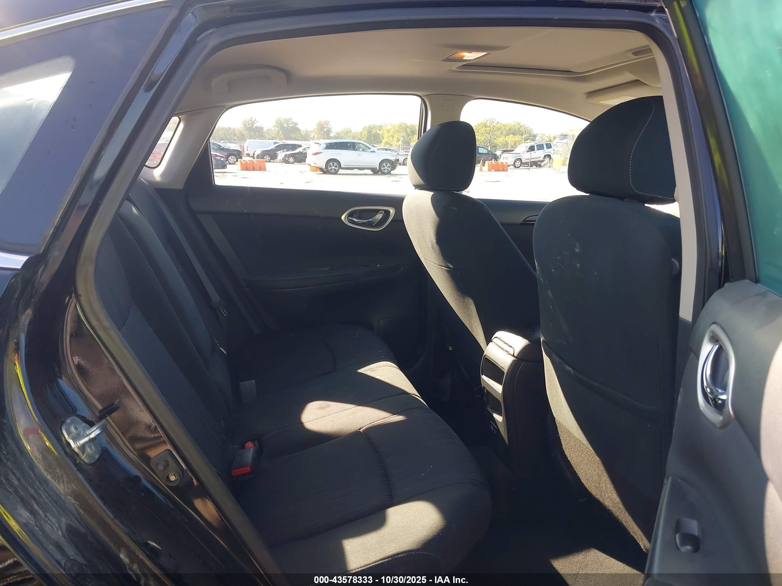 NISSAN SENTRA image 8