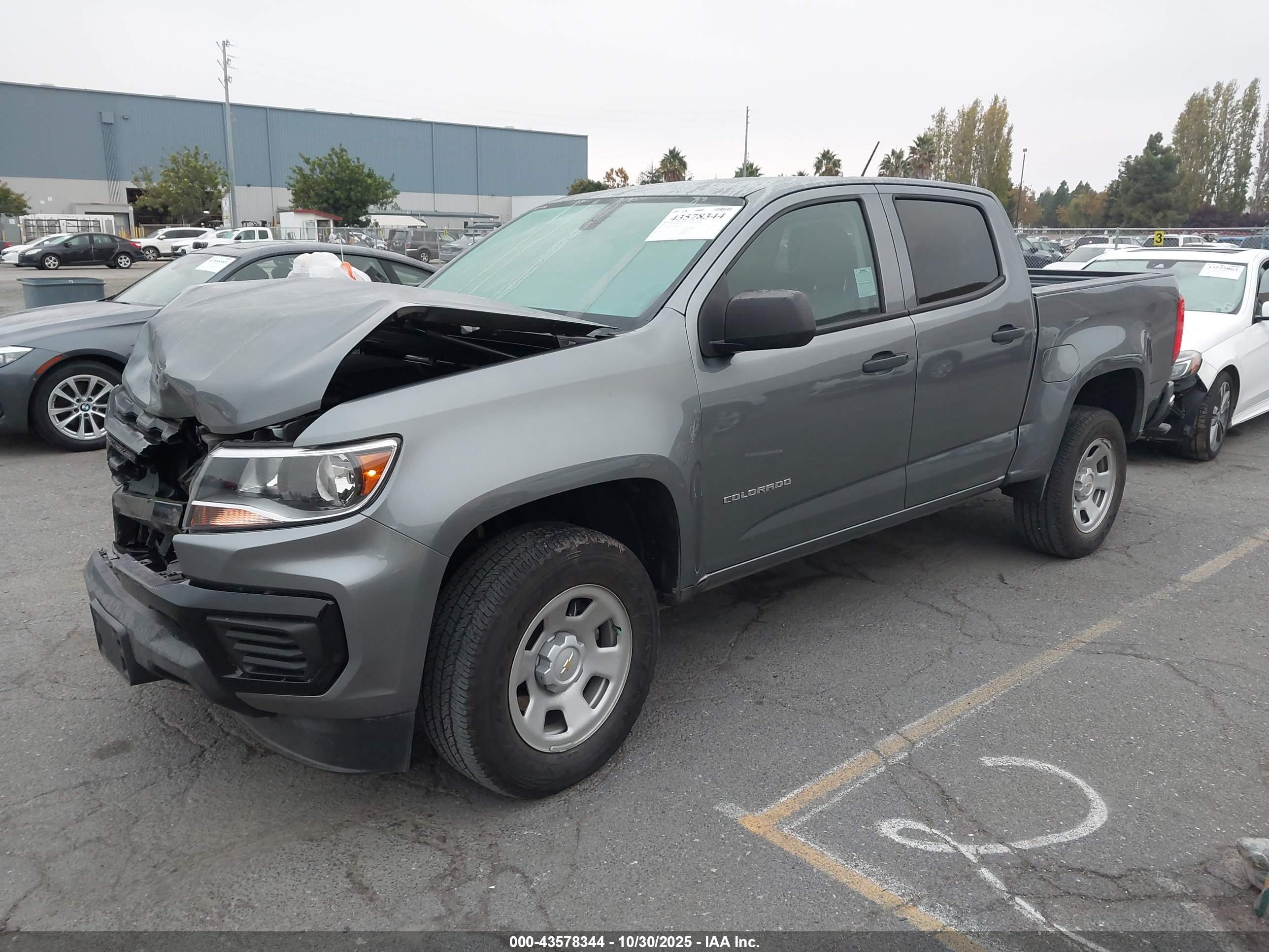 CHEVROLET COLORADO image 2