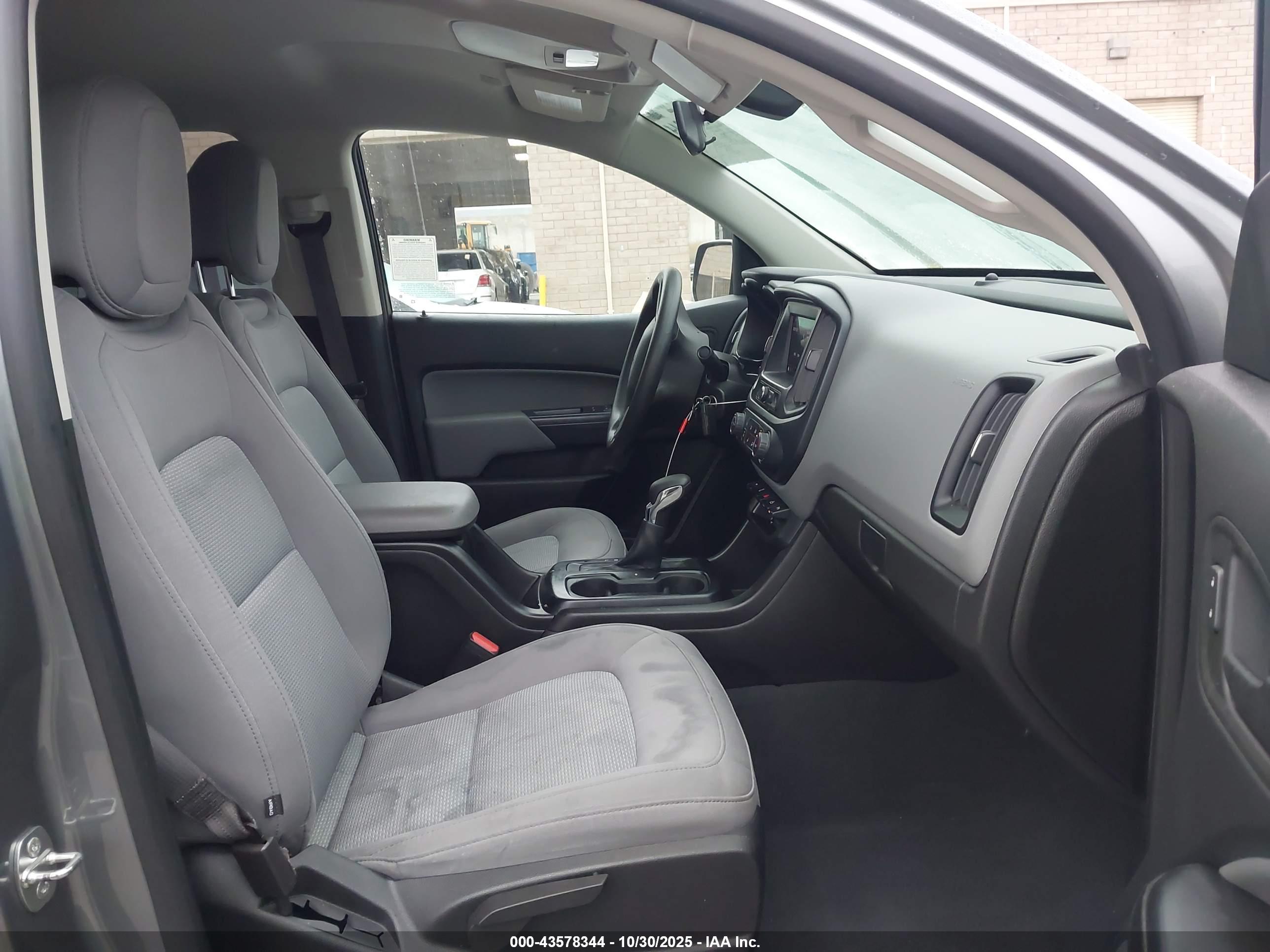 CHEVROLET COLORADO image 5