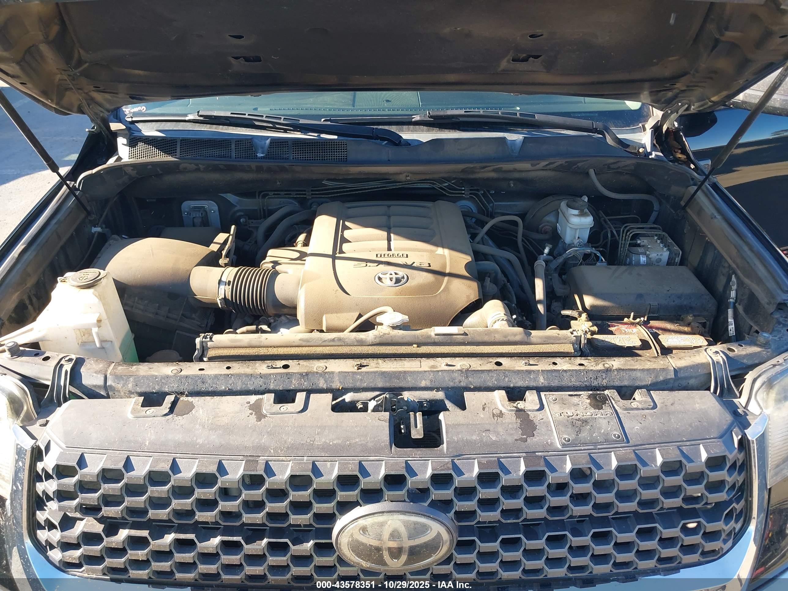 TOYOTA TUNDRA image 10