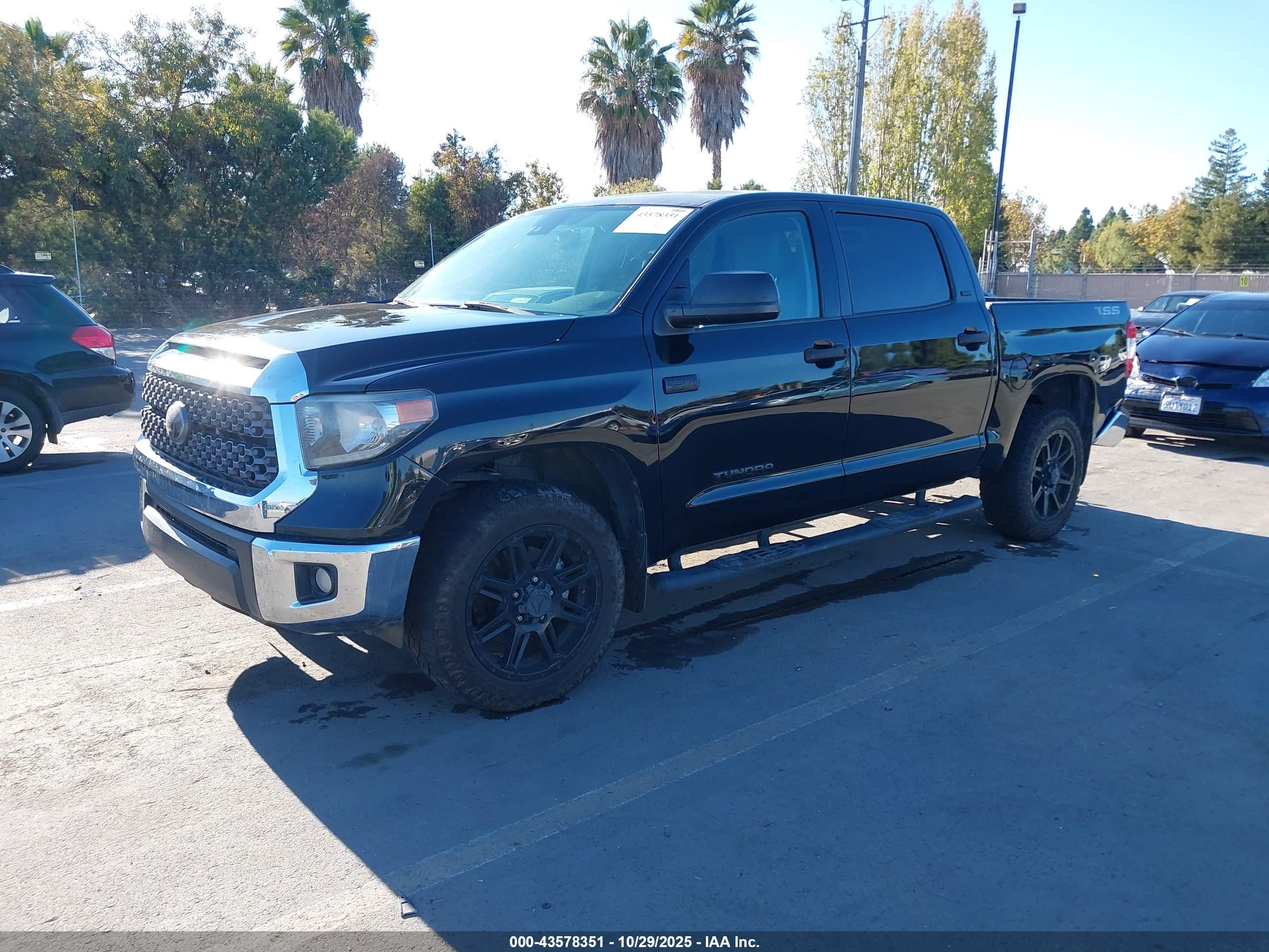 TOYOTA TUNDRA image 2