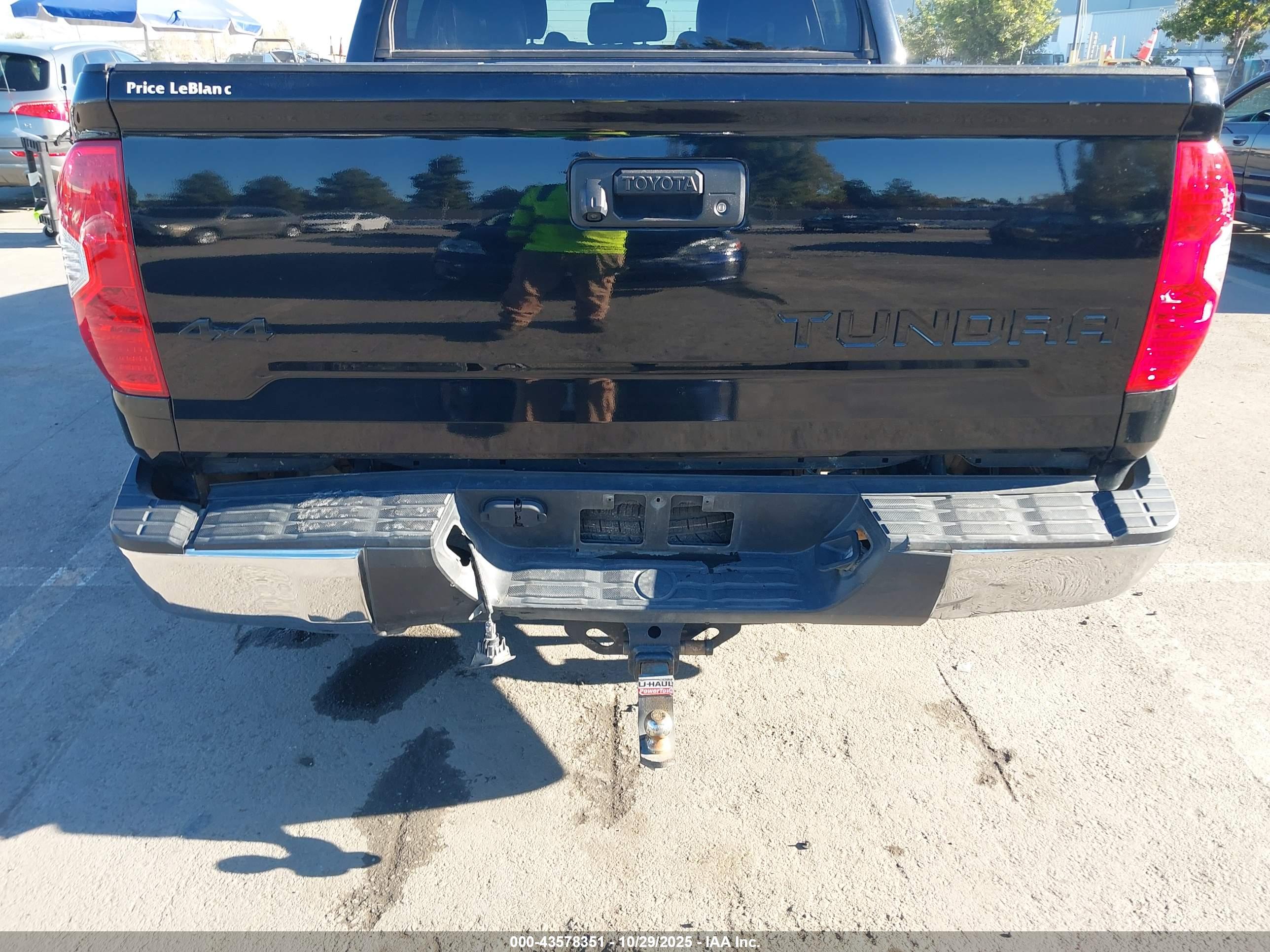 TOYOTA TUNDRA image 6