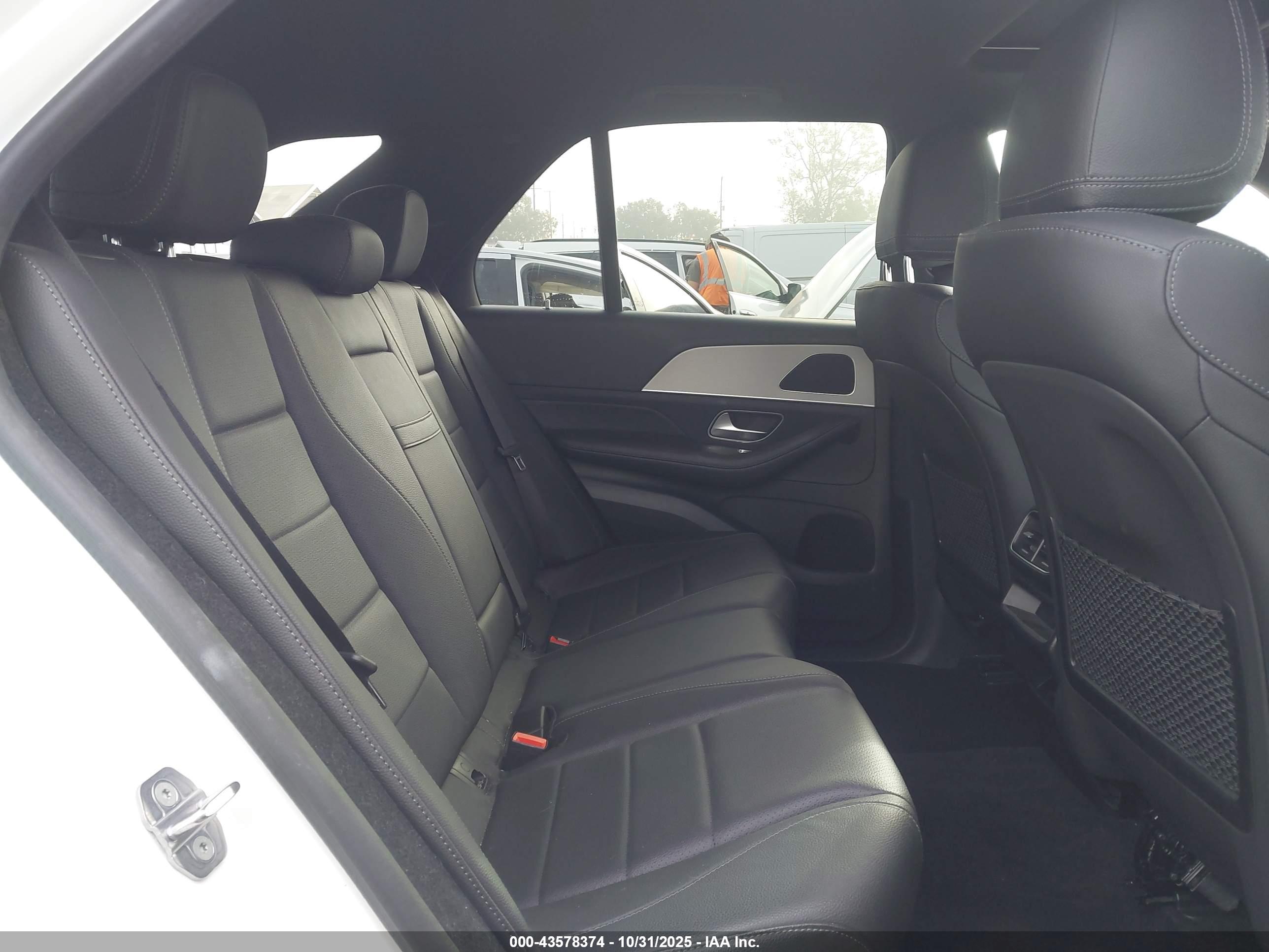 MERCEDES-BENZ GLE image 8