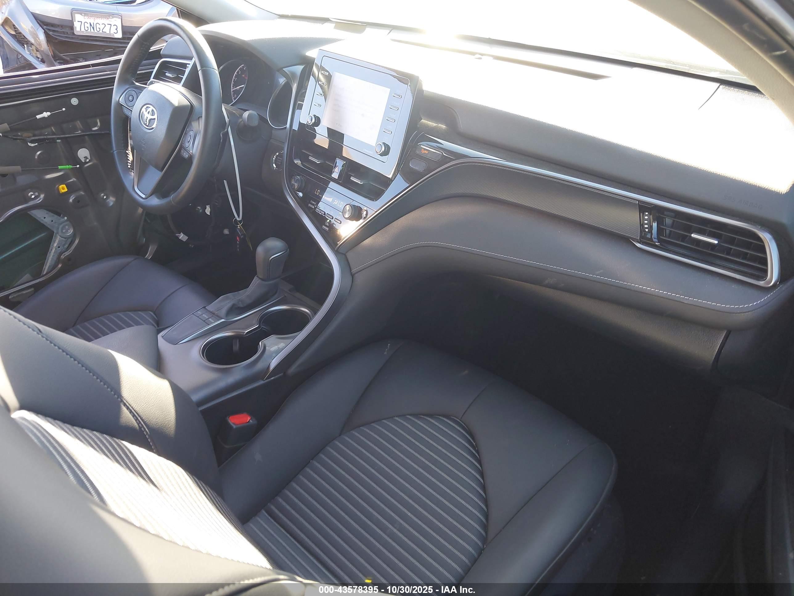 TOYOTA CAMRY image 5