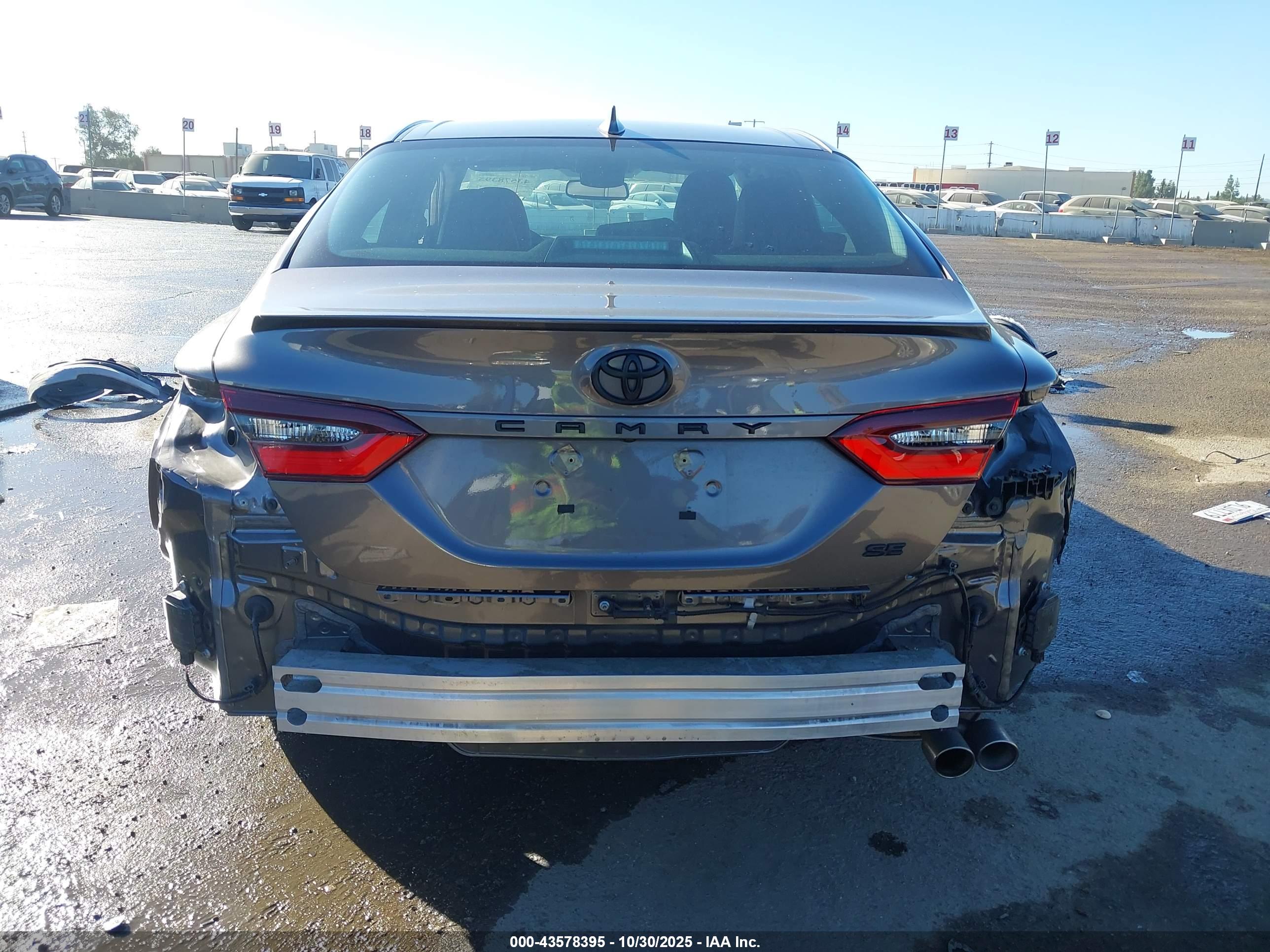 TOYOTA CAMRY image 6