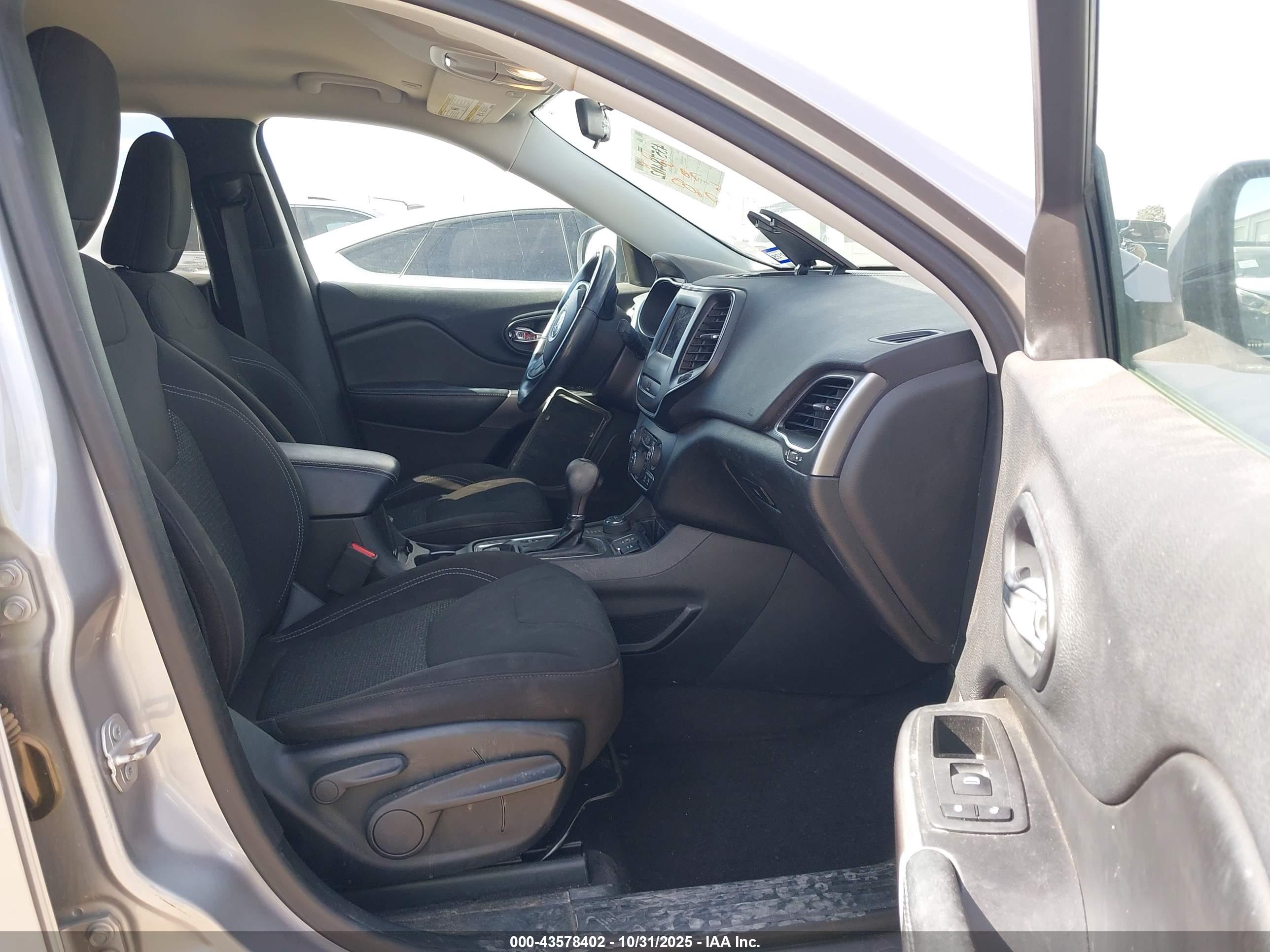 JEEP CHEROKEE image 5