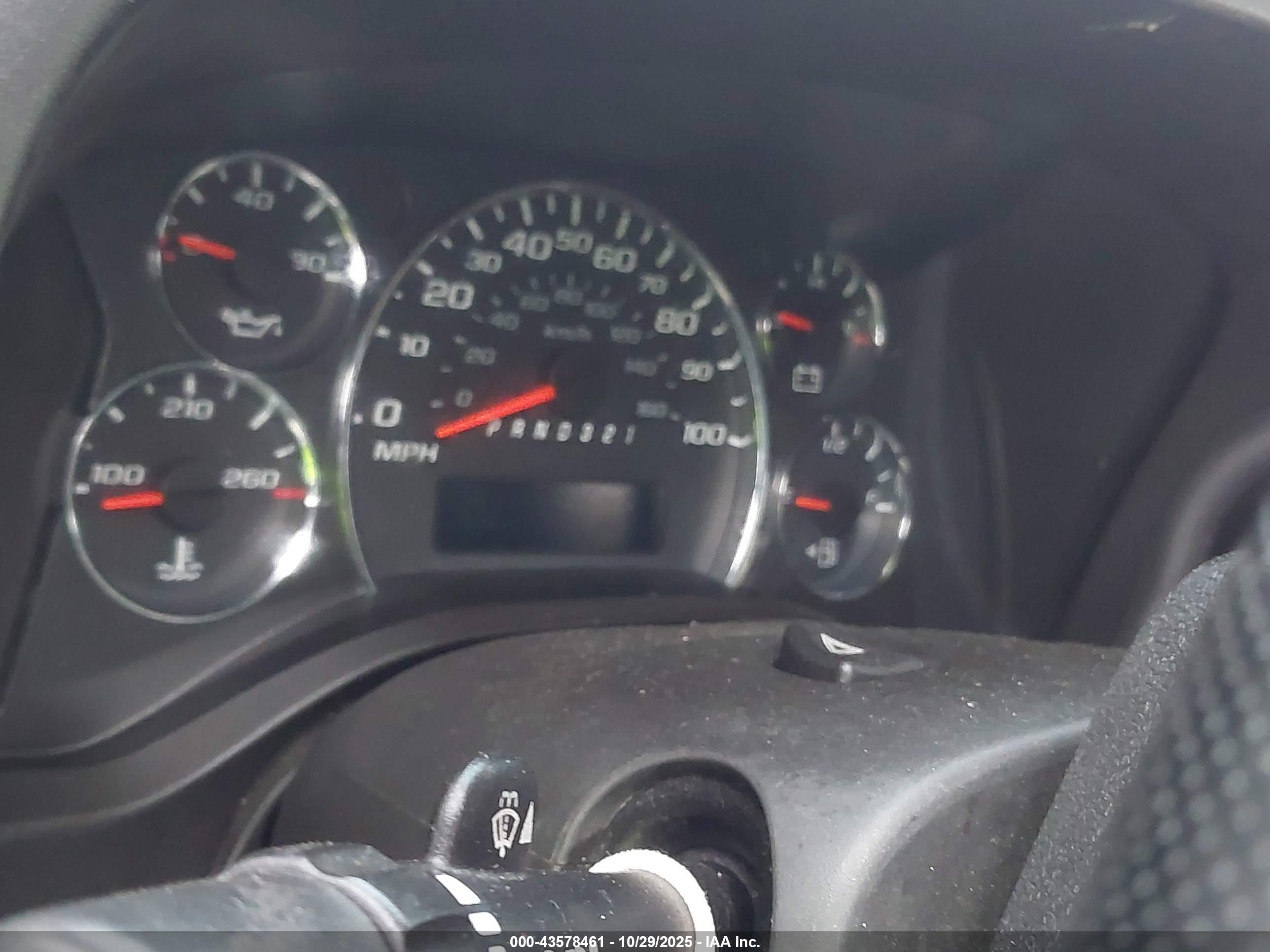 CHEVROLET EXPRESS image 7