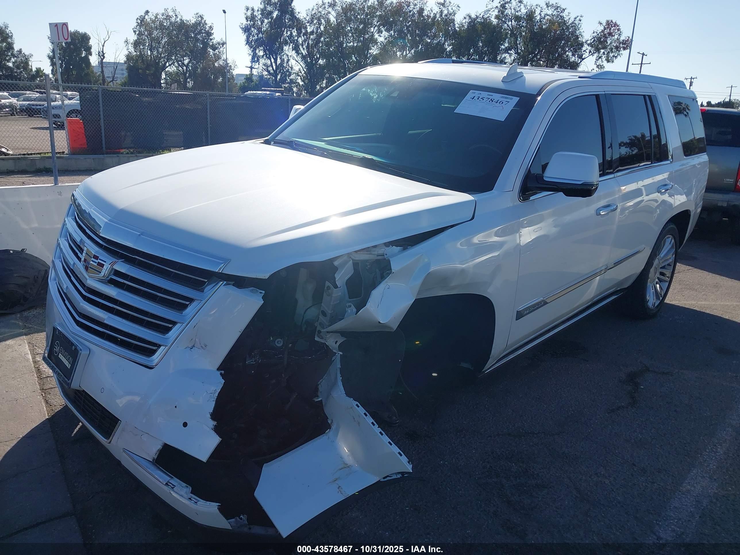CADILLAC ESCALADE image 2