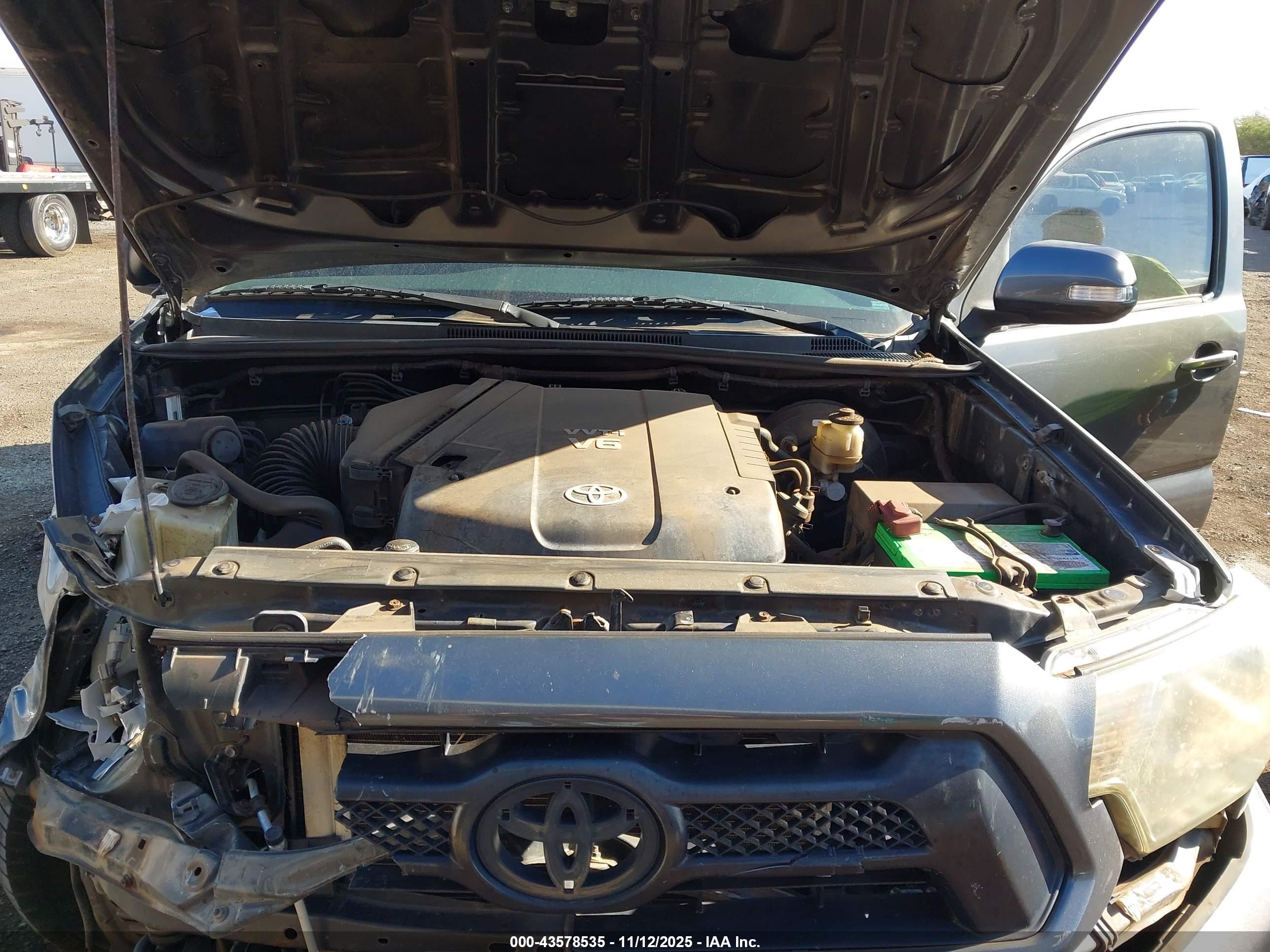 TOYOTA TACOMA image 10