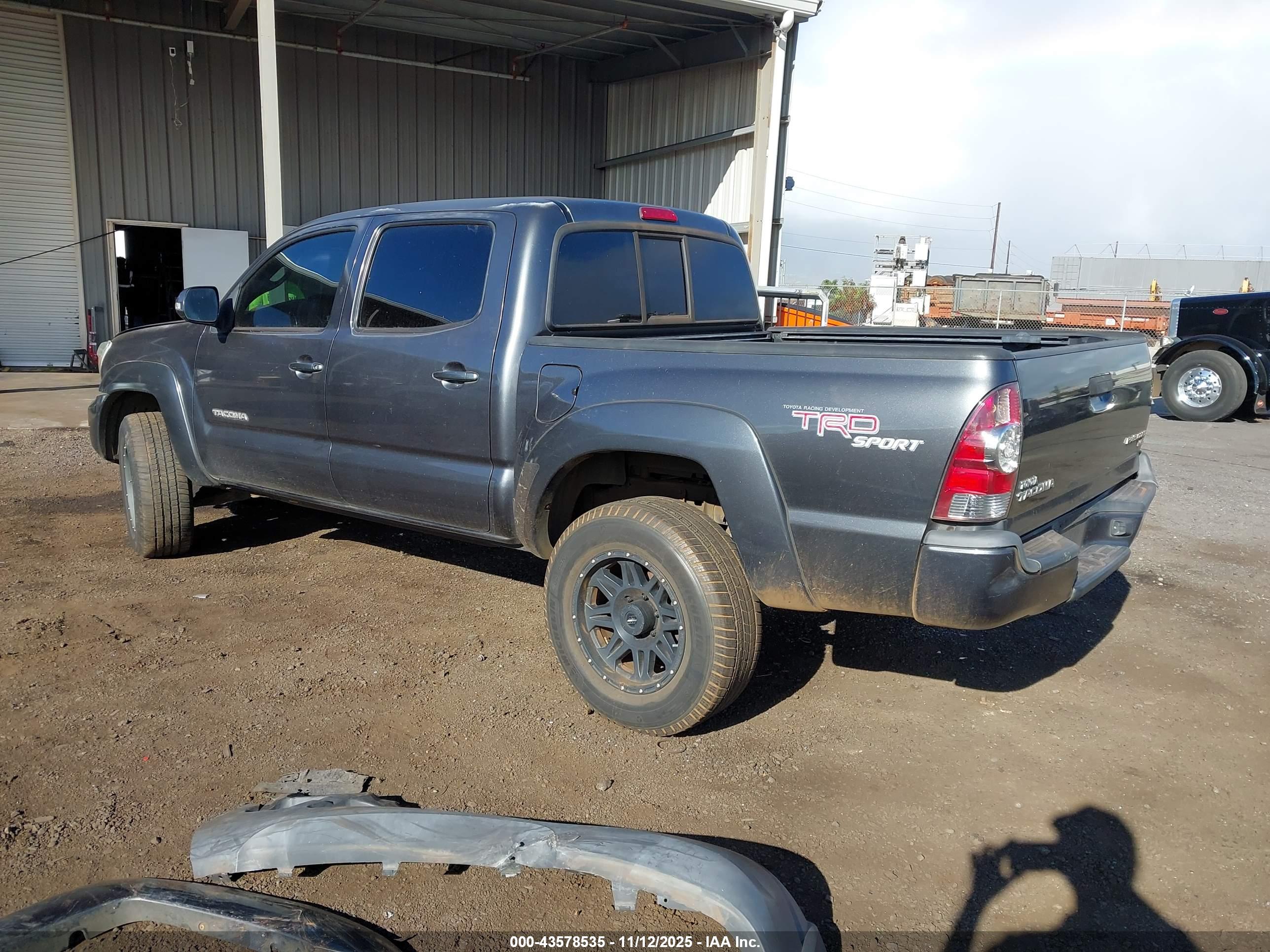 TOYOTA TACOMA image 3