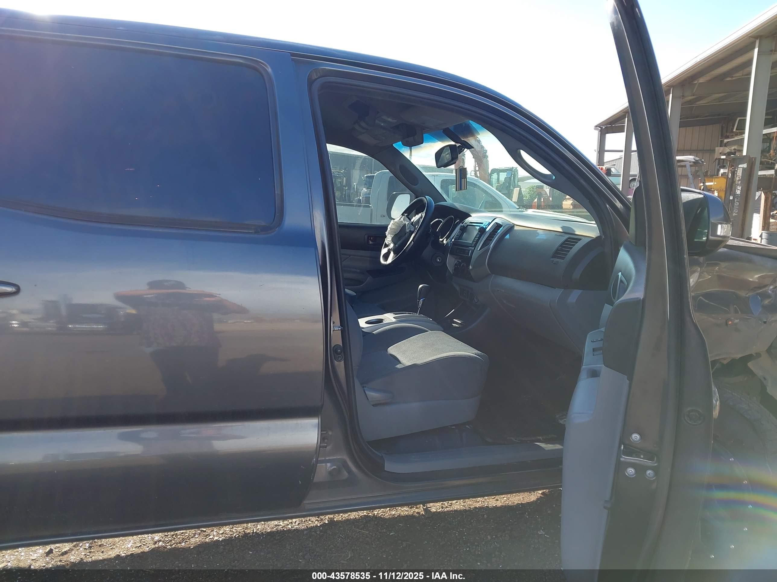 TOYOTA TACOMA image 5