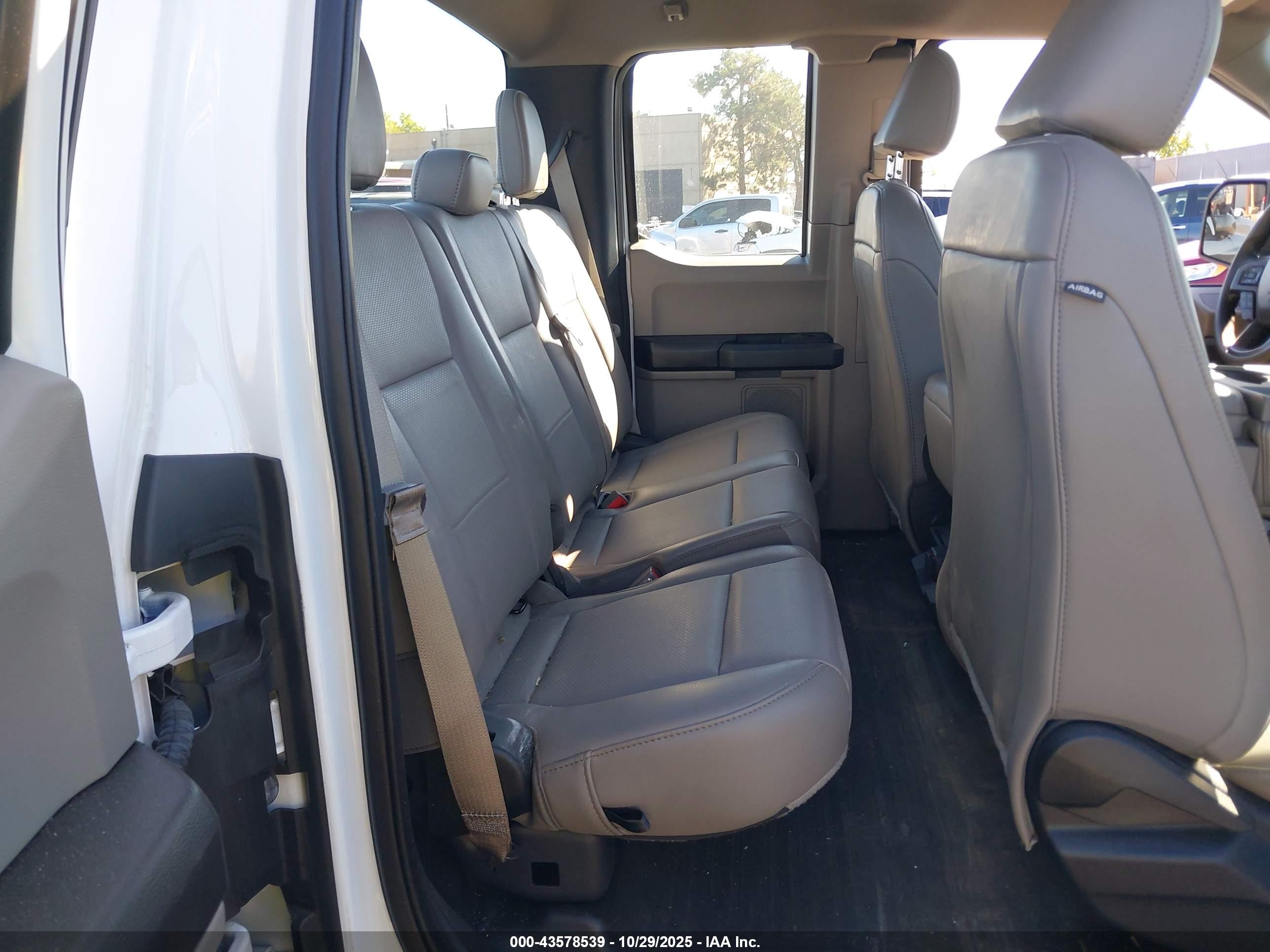 FORD F-150 image 8