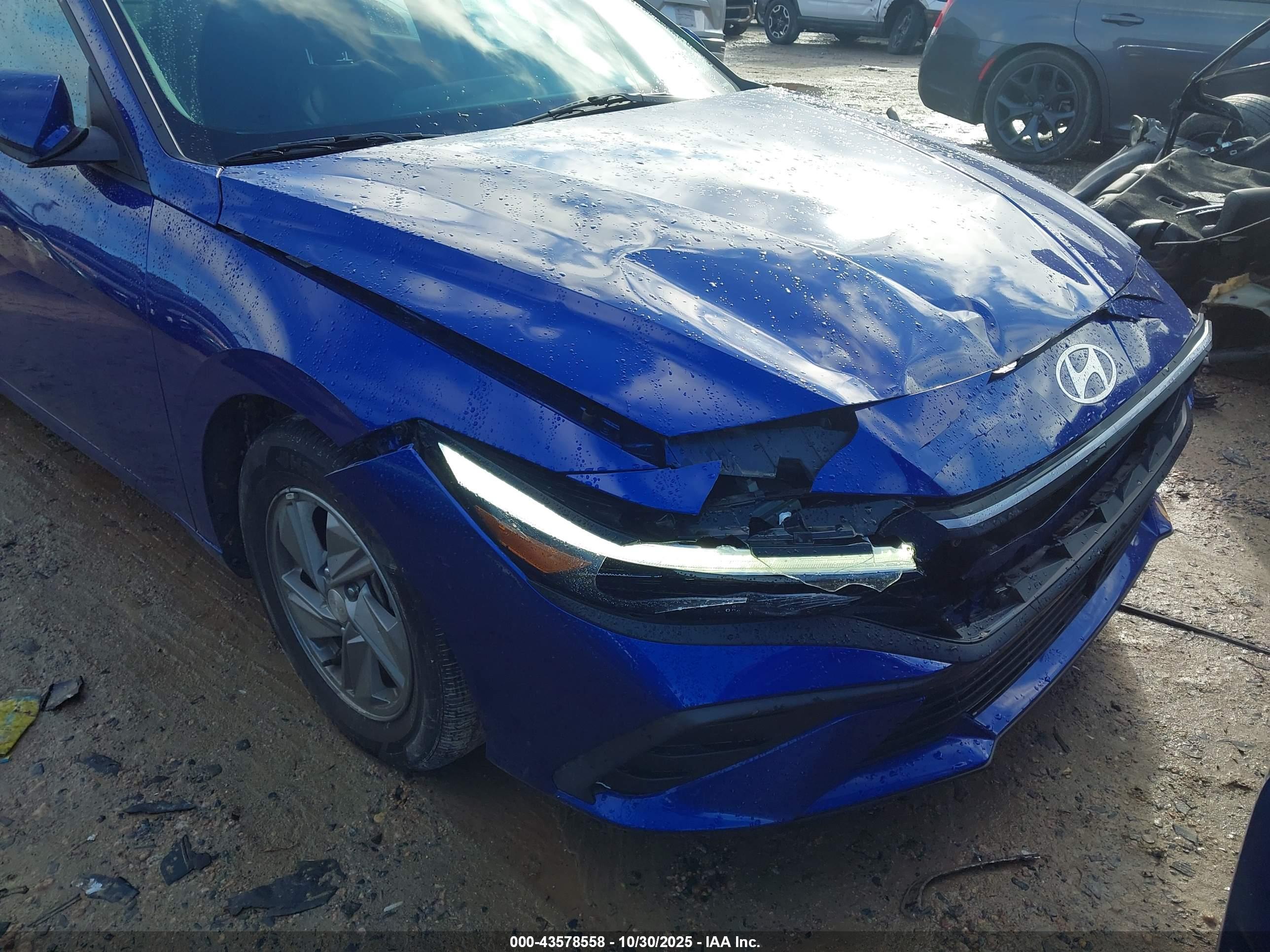 HYUNDAI ELANTRA image 6