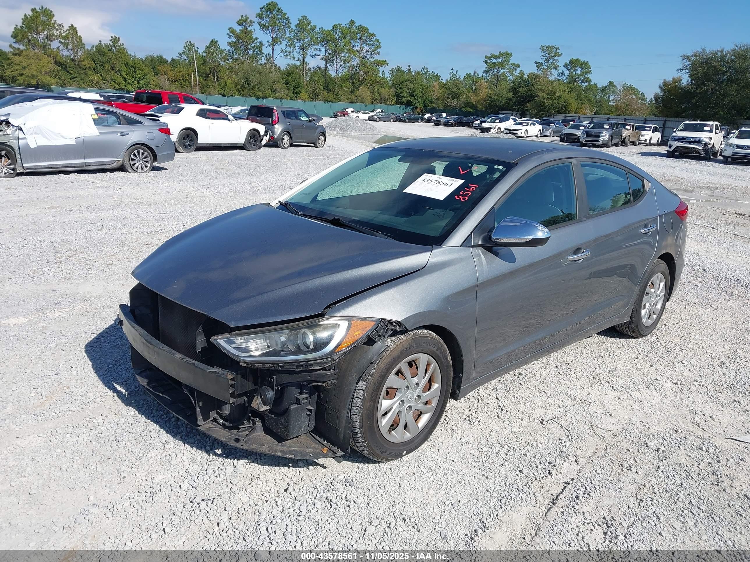 HYUNDAI ELANTRA image 2