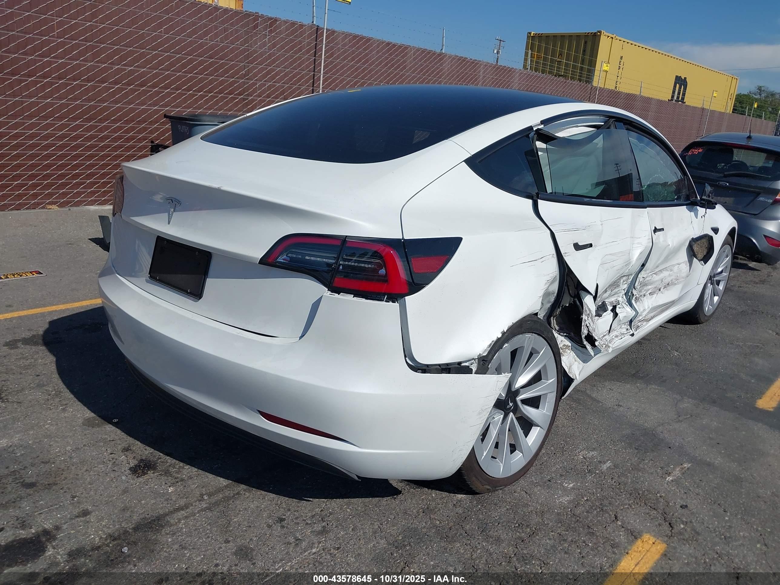TESLA MODEL image 4
