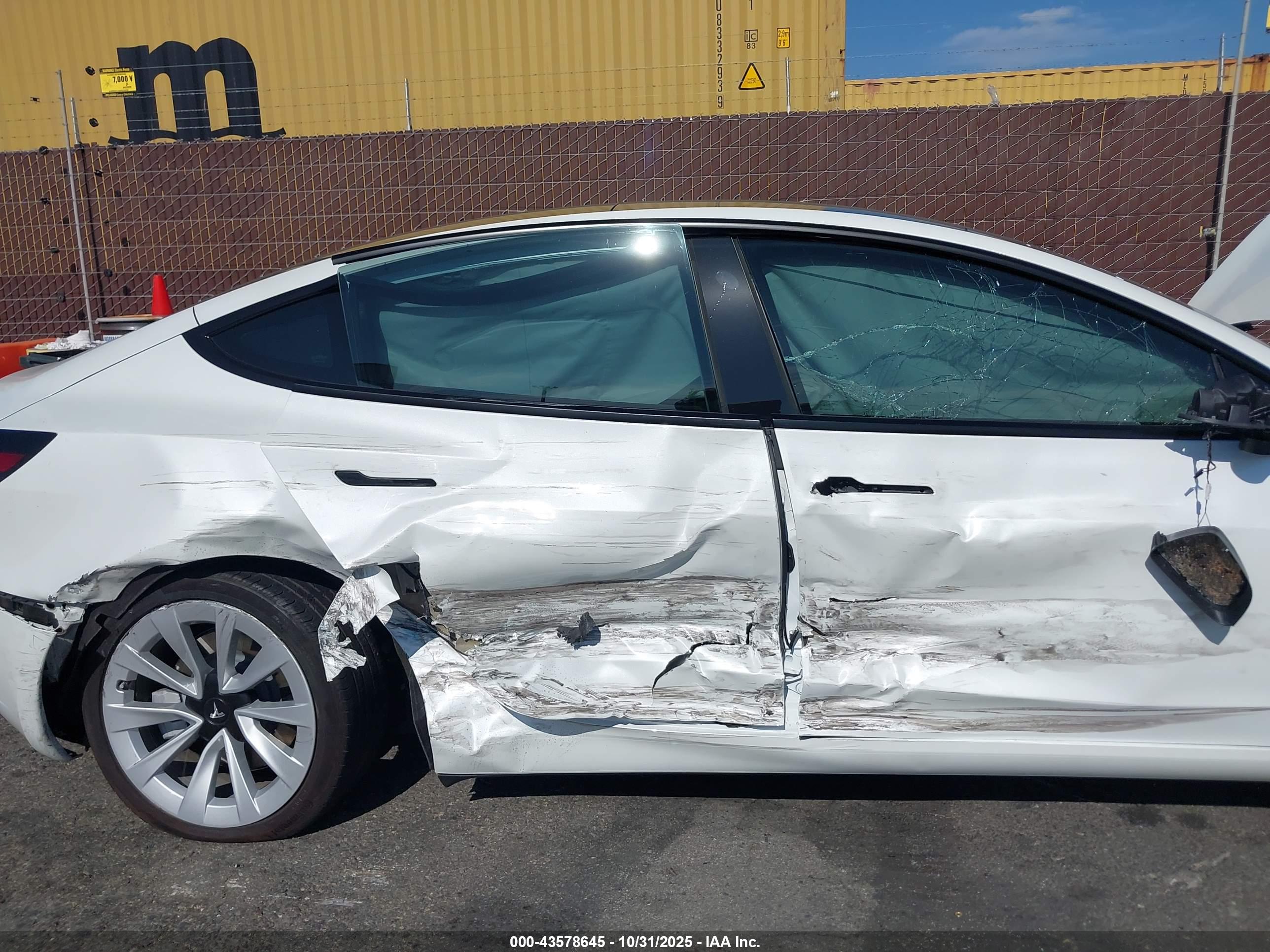 TESLA MODEL image 6