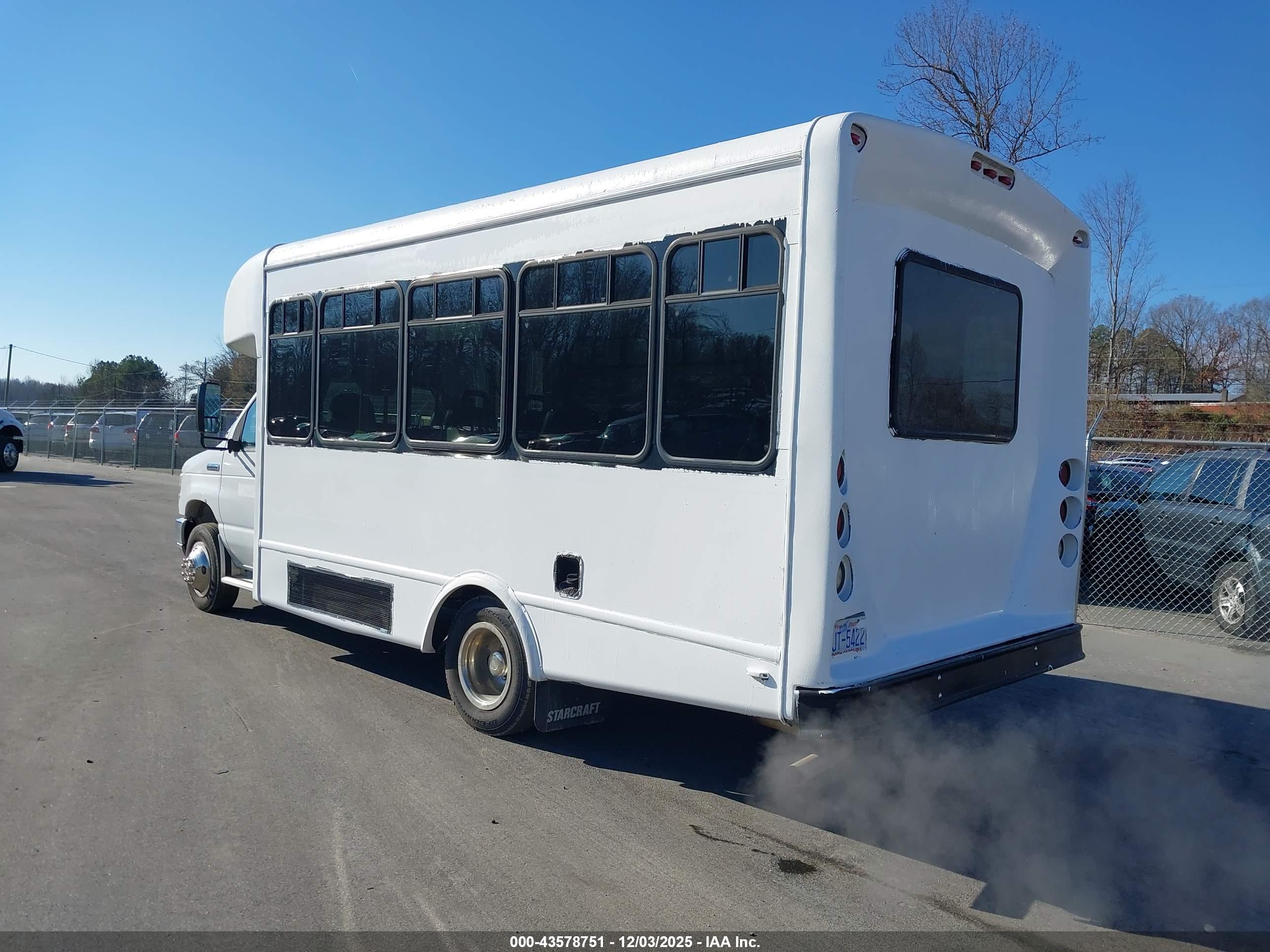 FORD E-350 image 3
