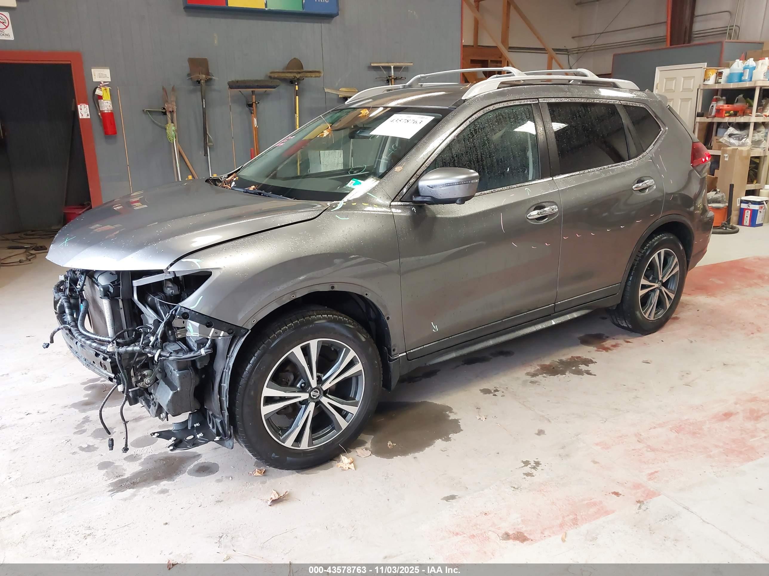 NISSAN ROGUE image 2