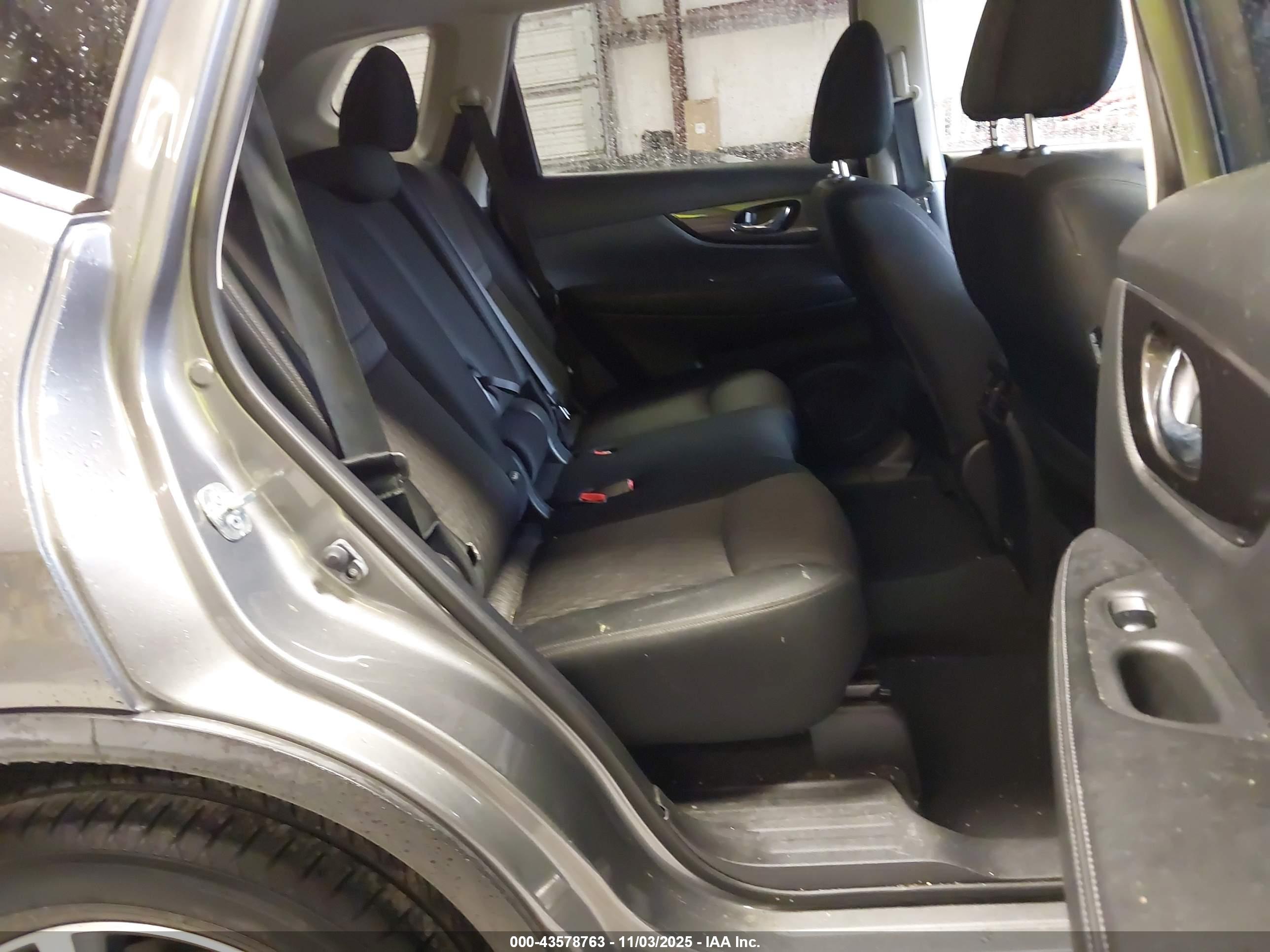 NISSAN ROGUE image 8