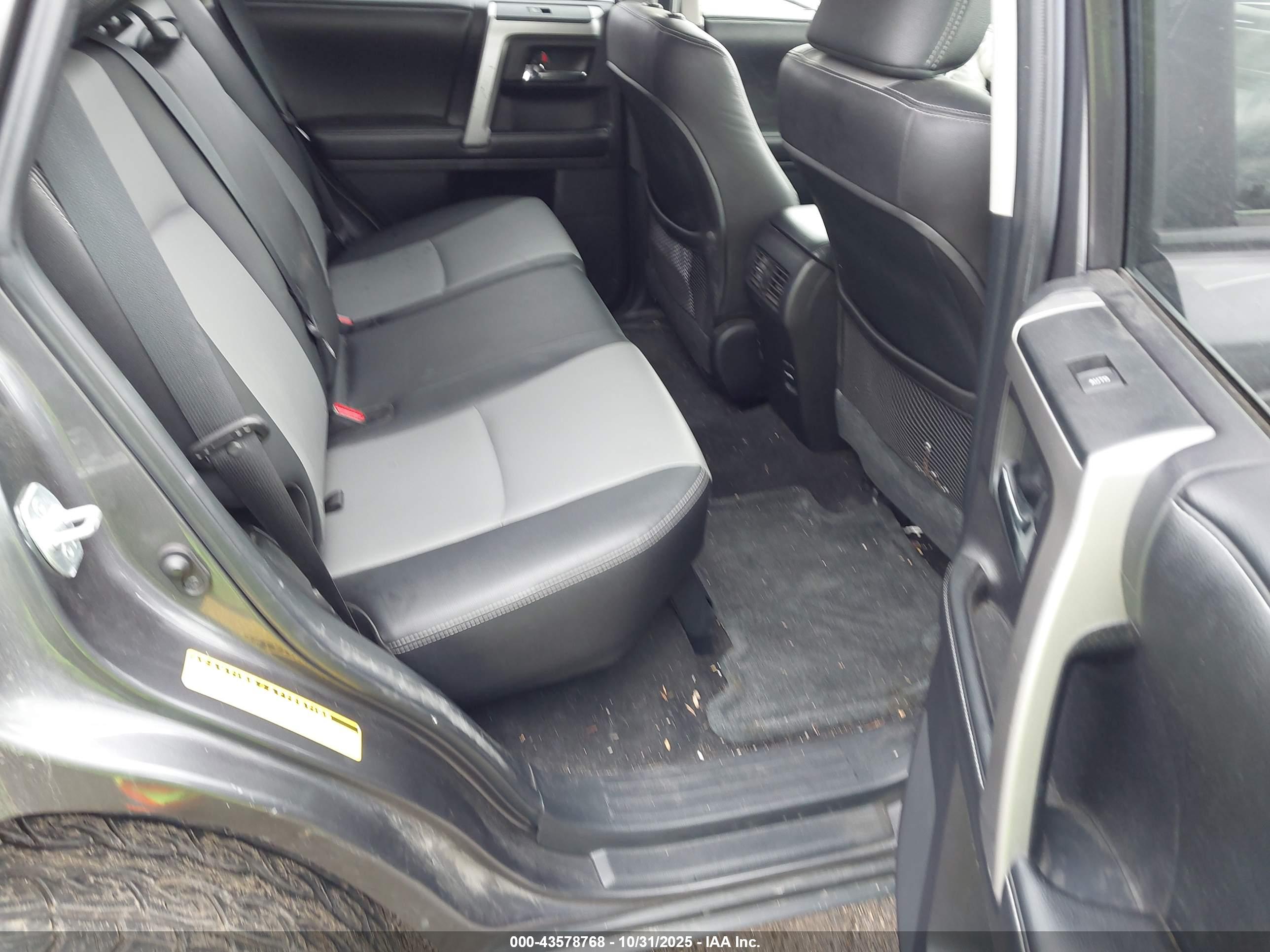TOYOTA 4RUNNER image 8