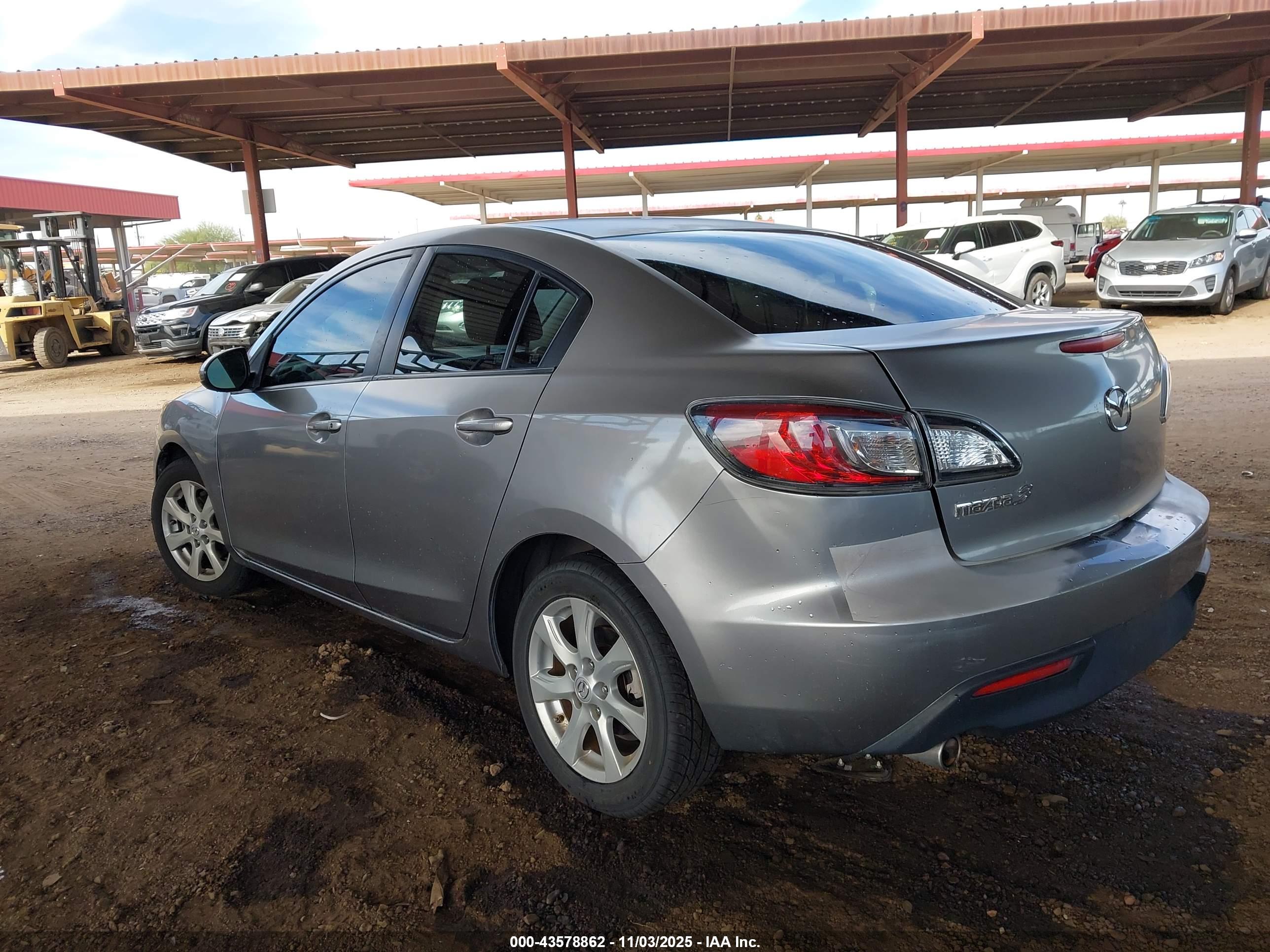 MAZDA MAZDA3 image 3