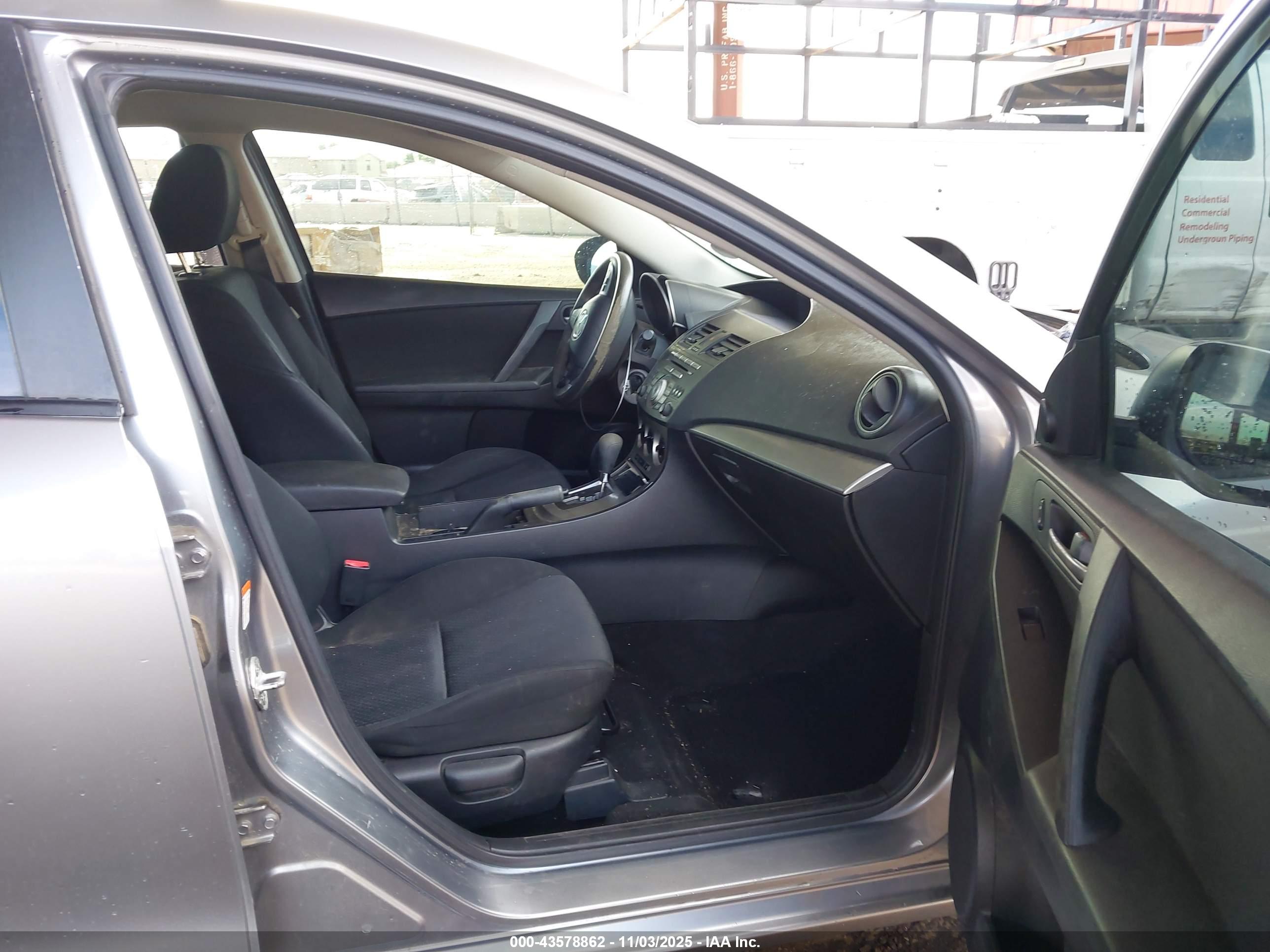 MAZDA MAZDA3 image 5