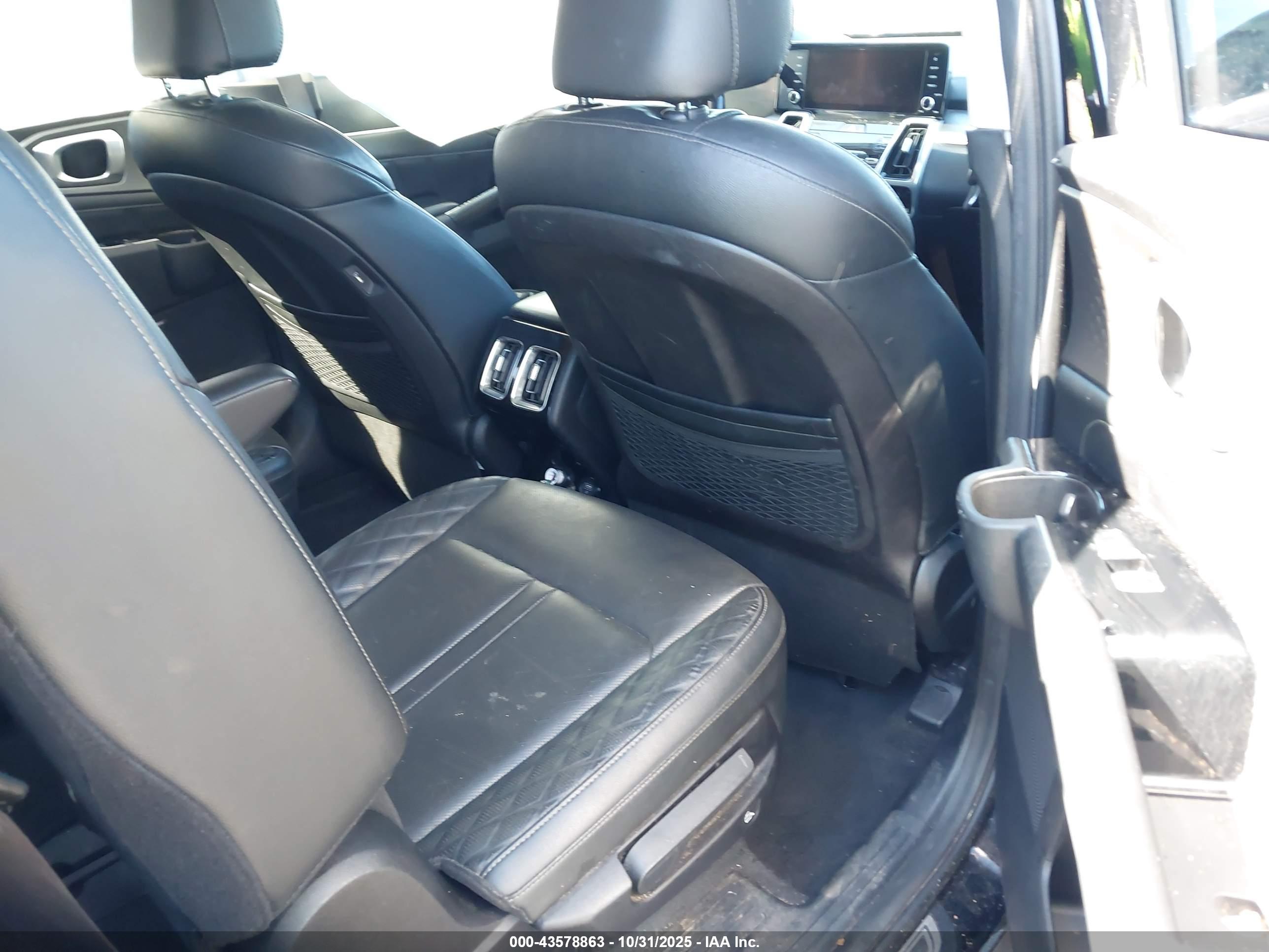 KIA SORENTO image 8