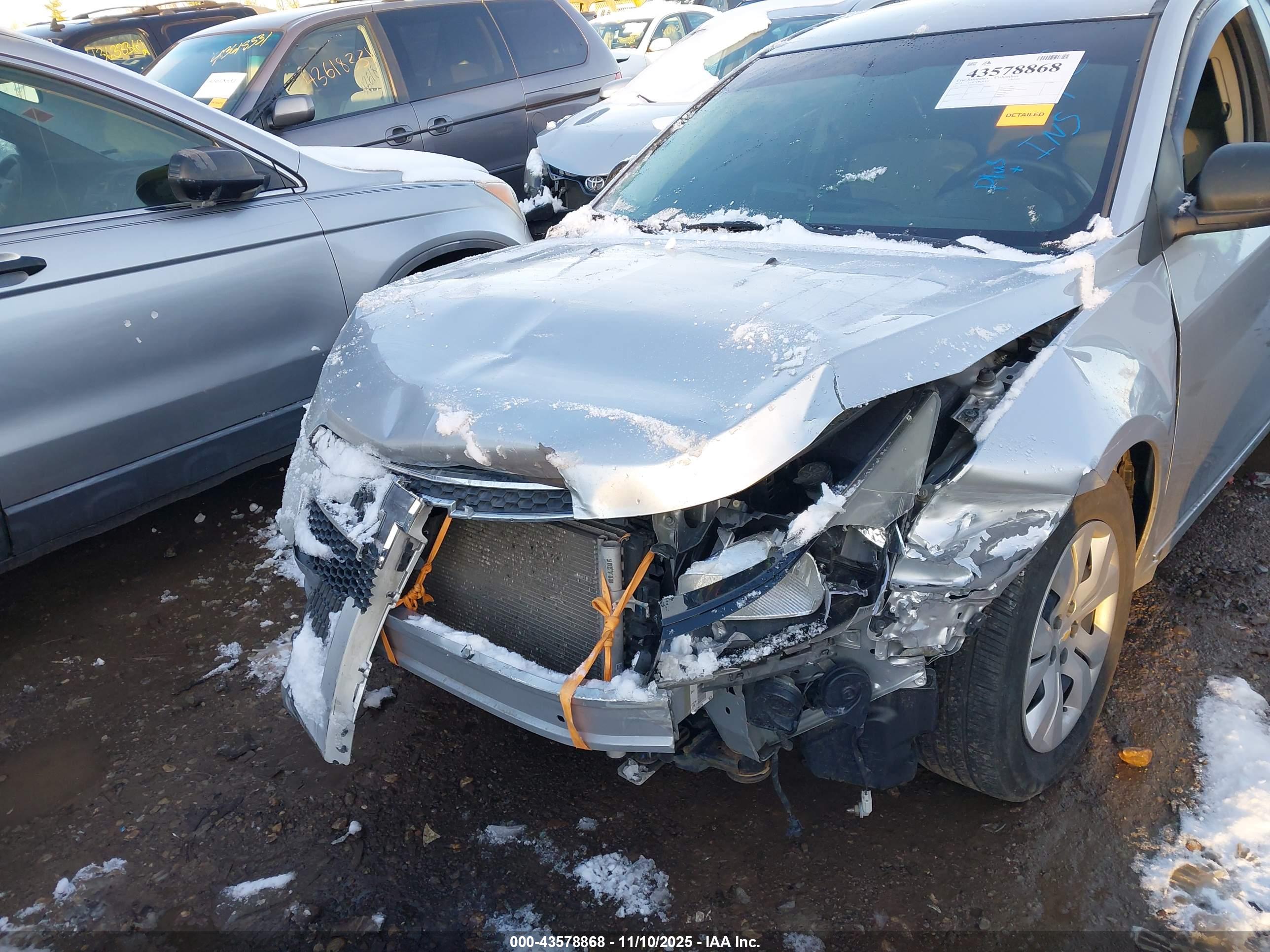 CHEVROLET CRUZE image 6