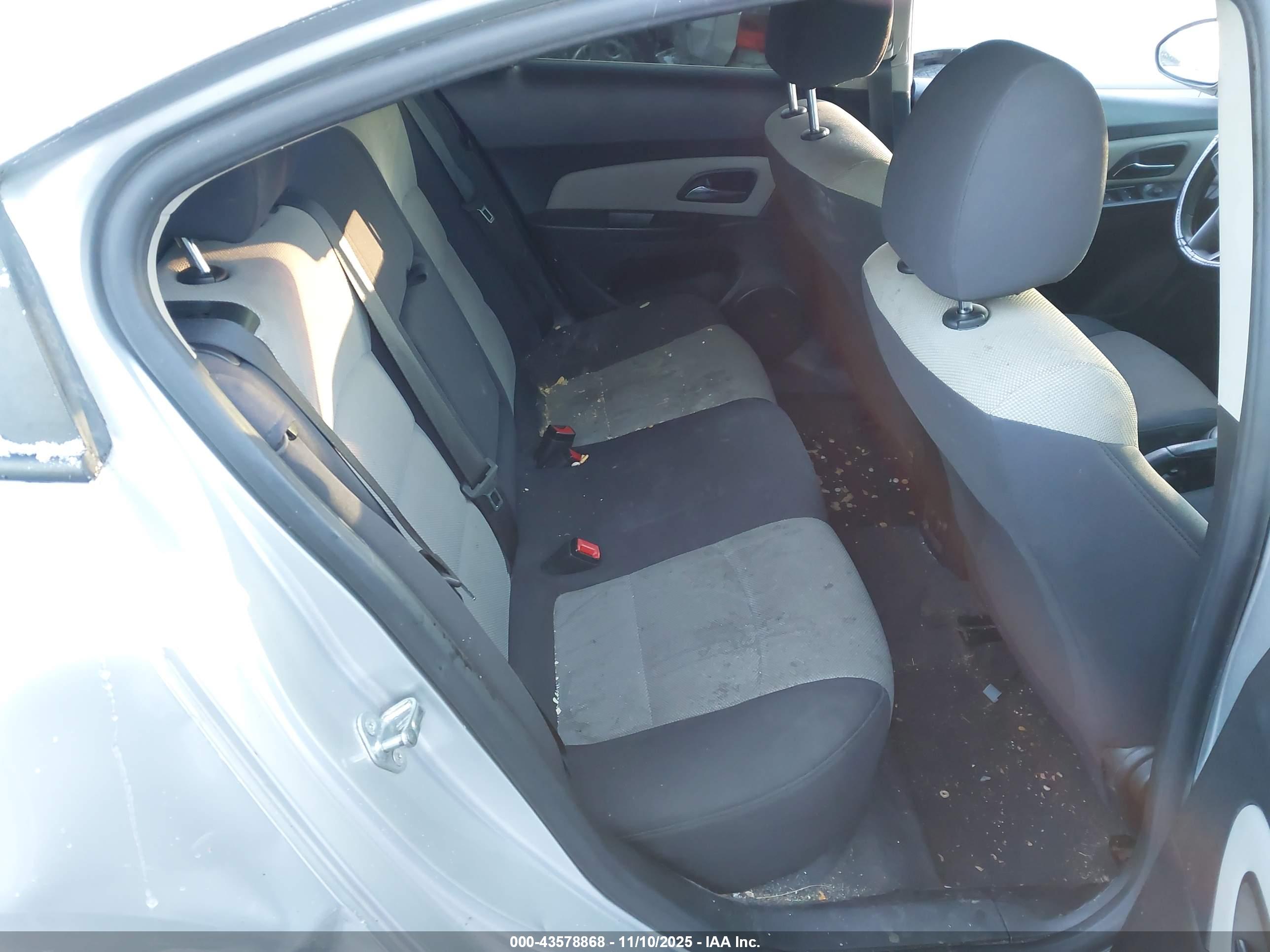 CHEVROLET CRUZE image 8