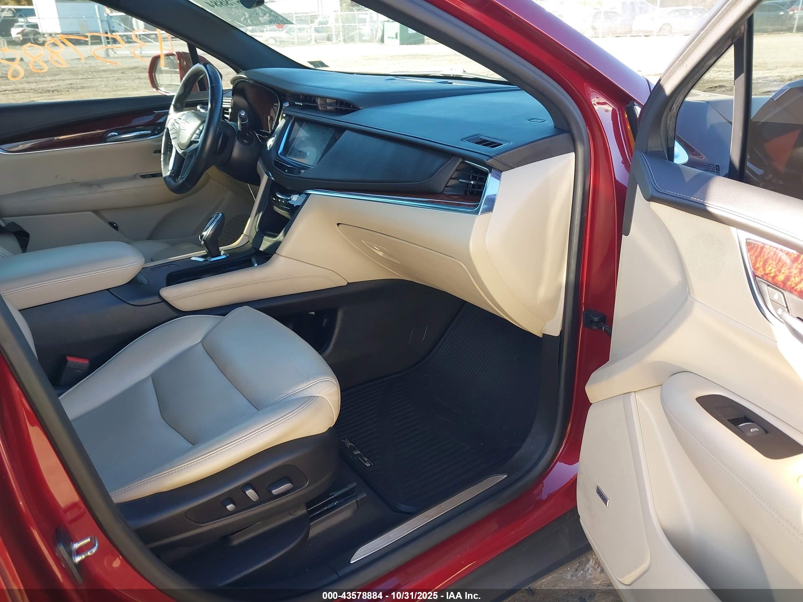 CADILLAC XT5 image 5