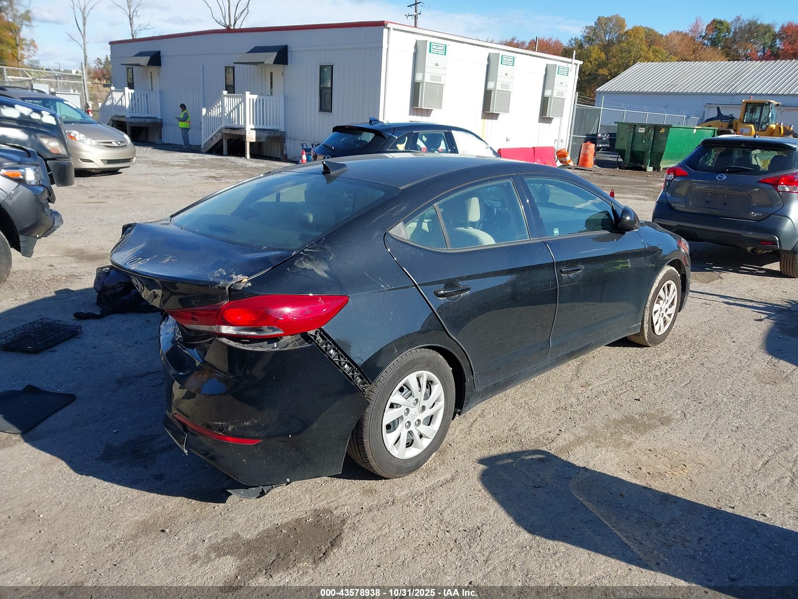 HYUNDAI ELANTRA image 4
