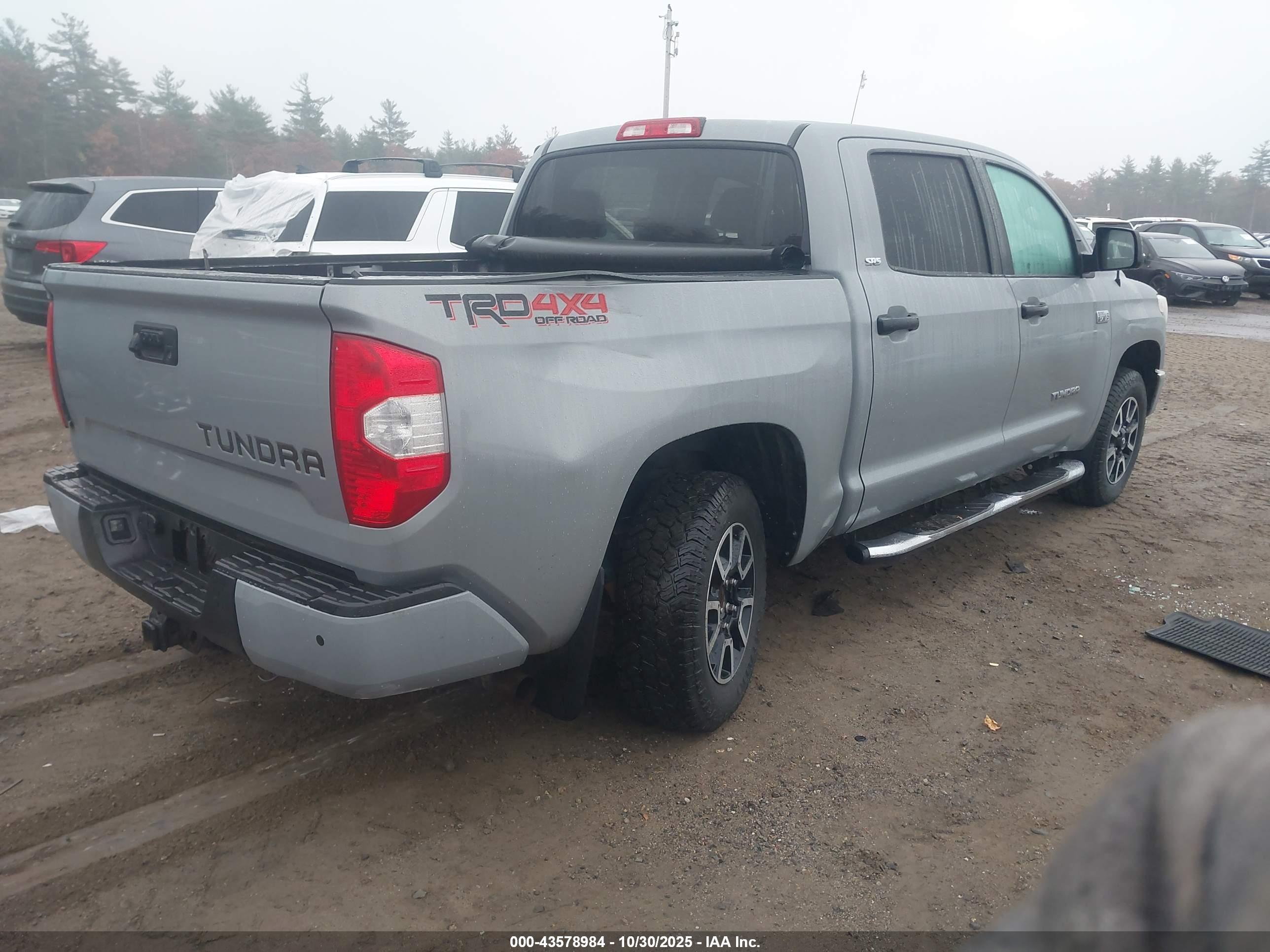 TOYOTA TUNDRA image 4