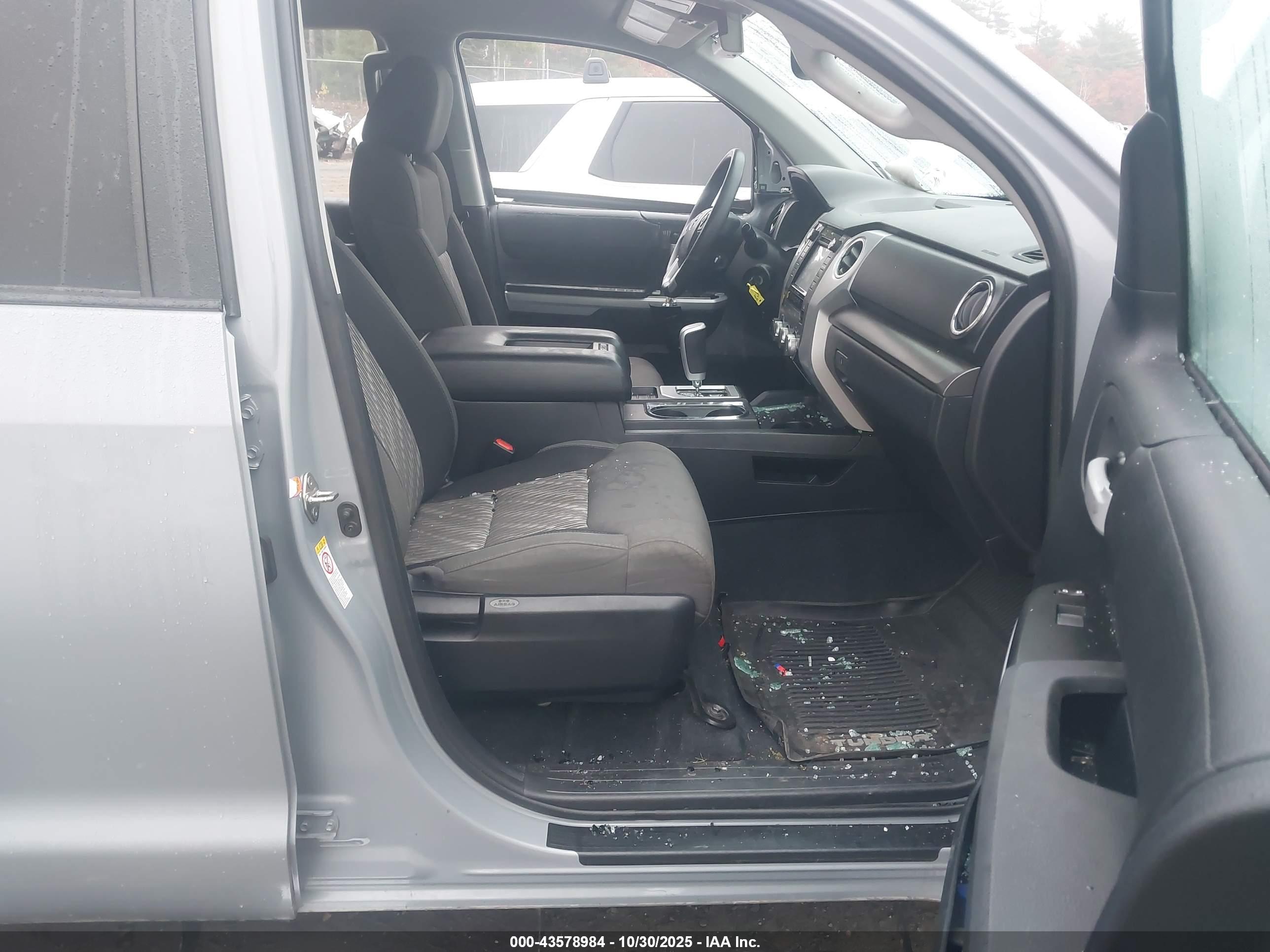 TOYOTA TUNDRA image 5