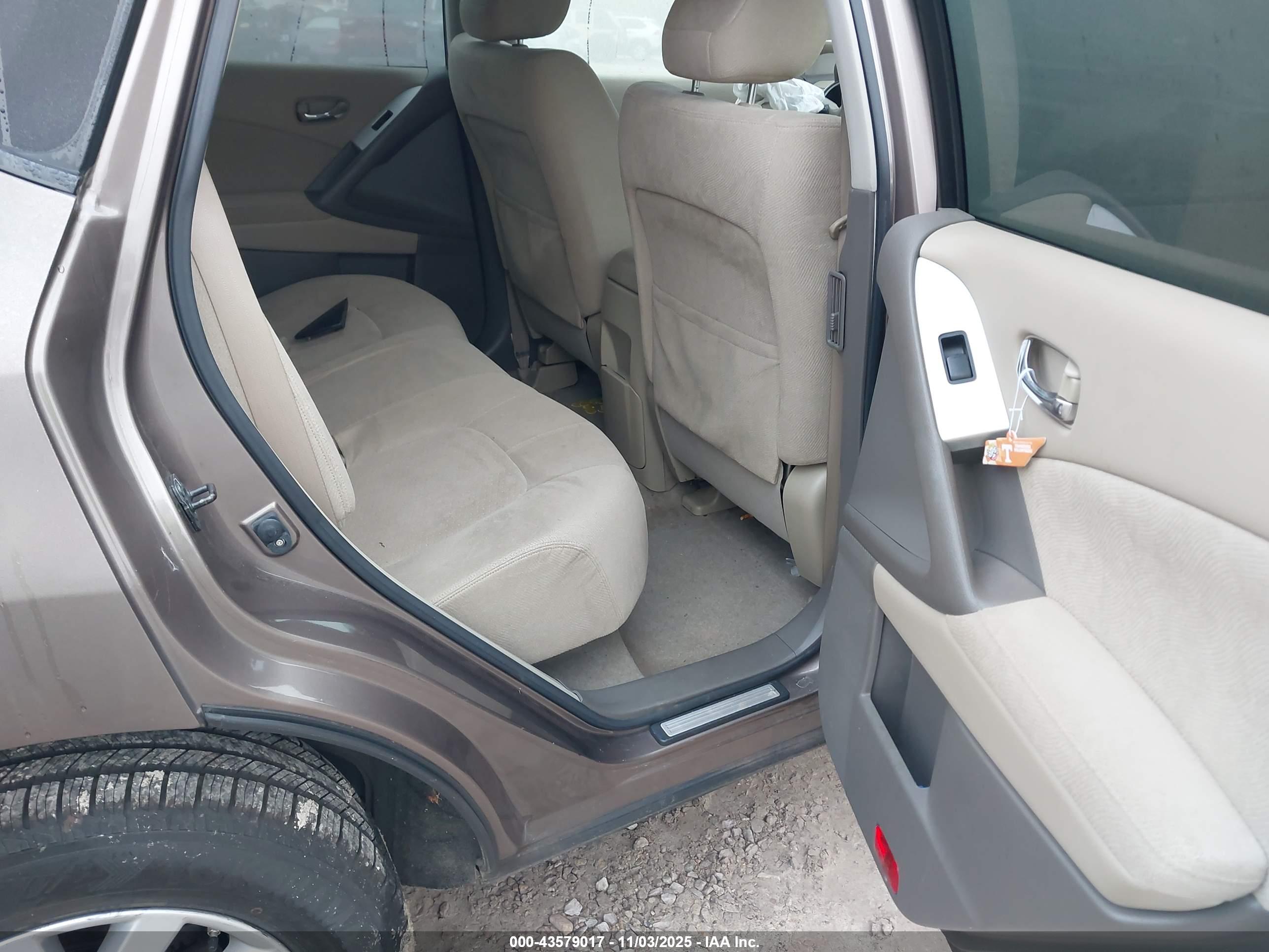 NISSAN MURANO image 8