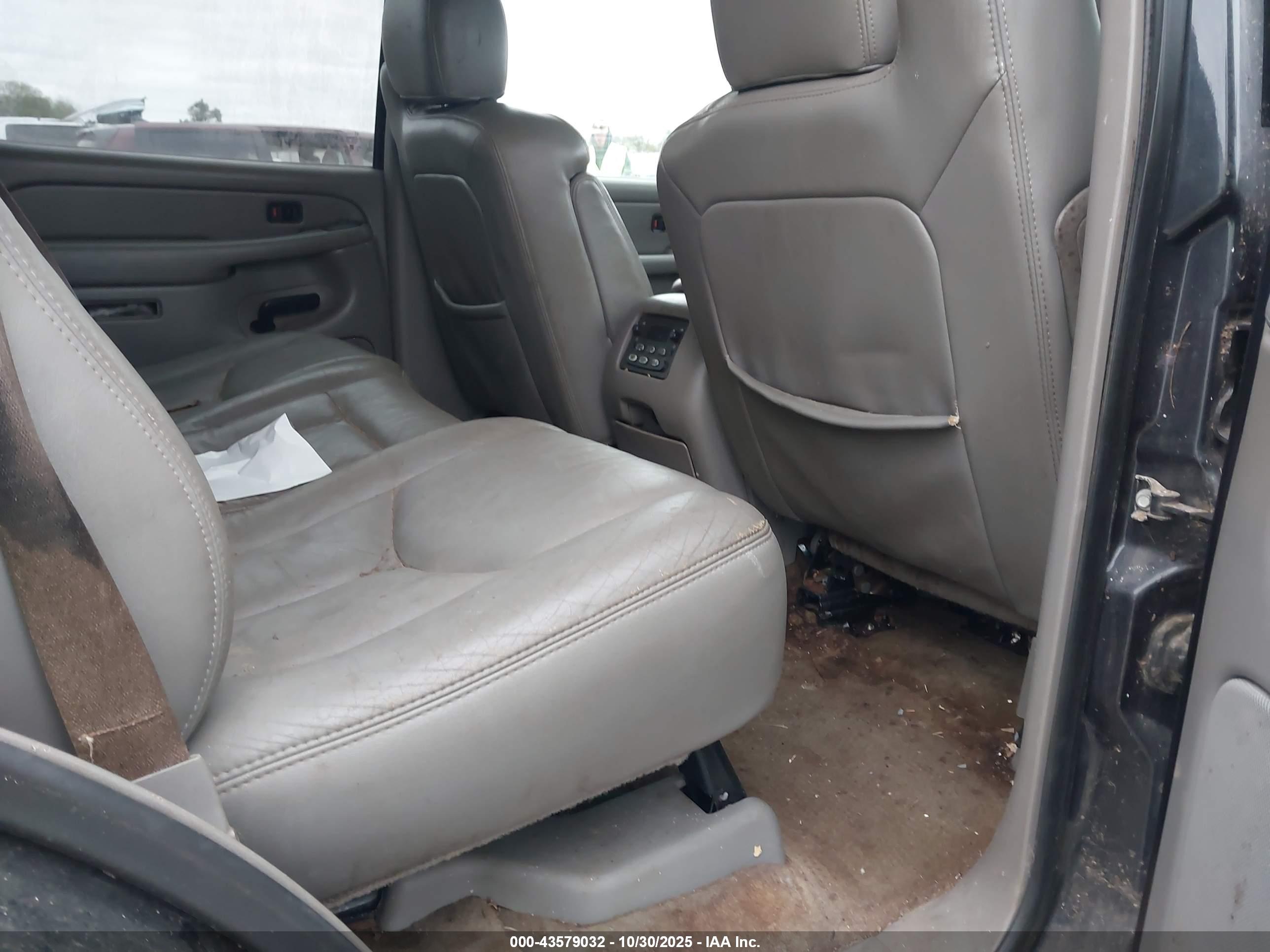 CHEVROLET TAHOE image 8