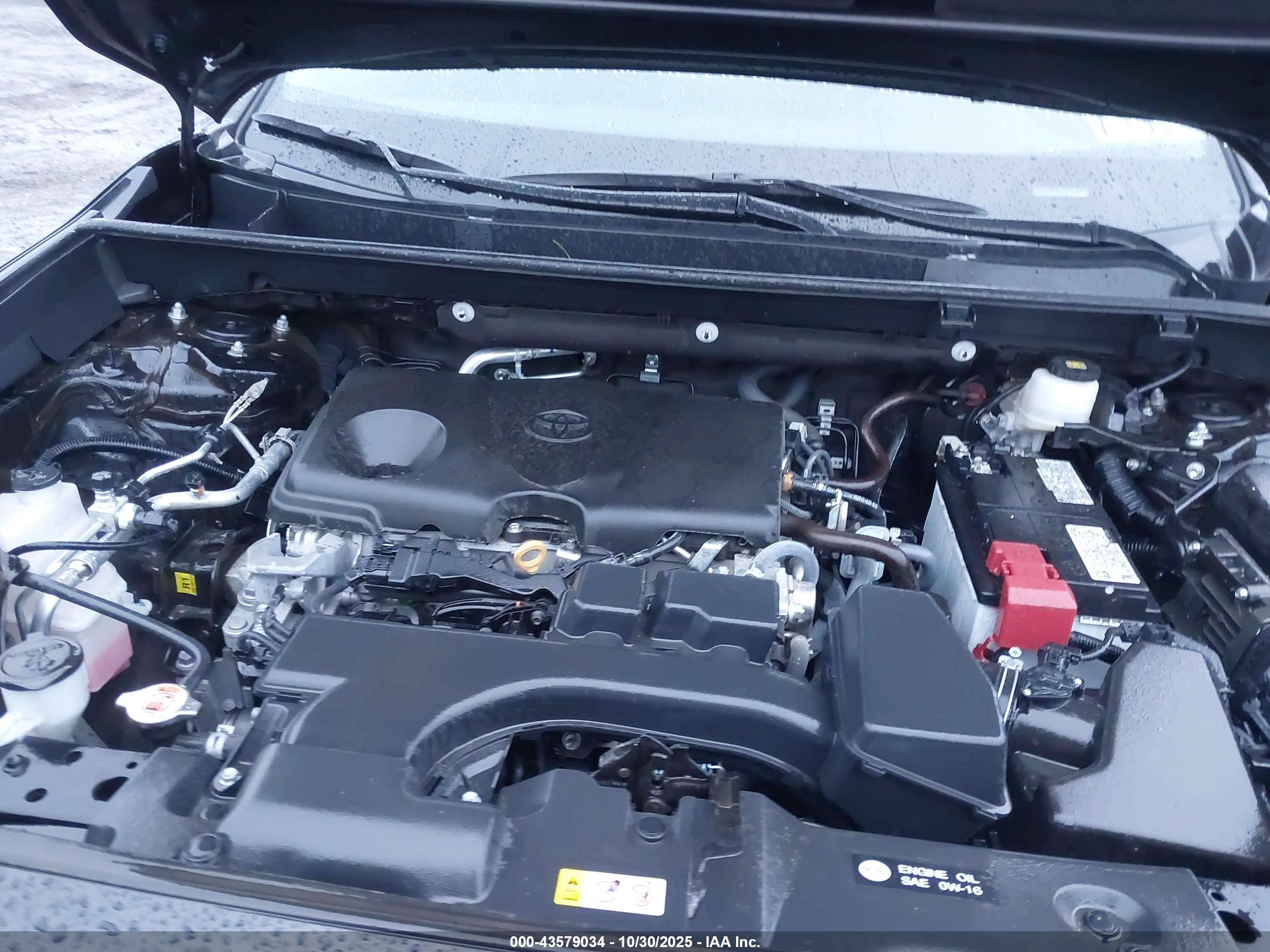 TOYOTA RAV4 image 10