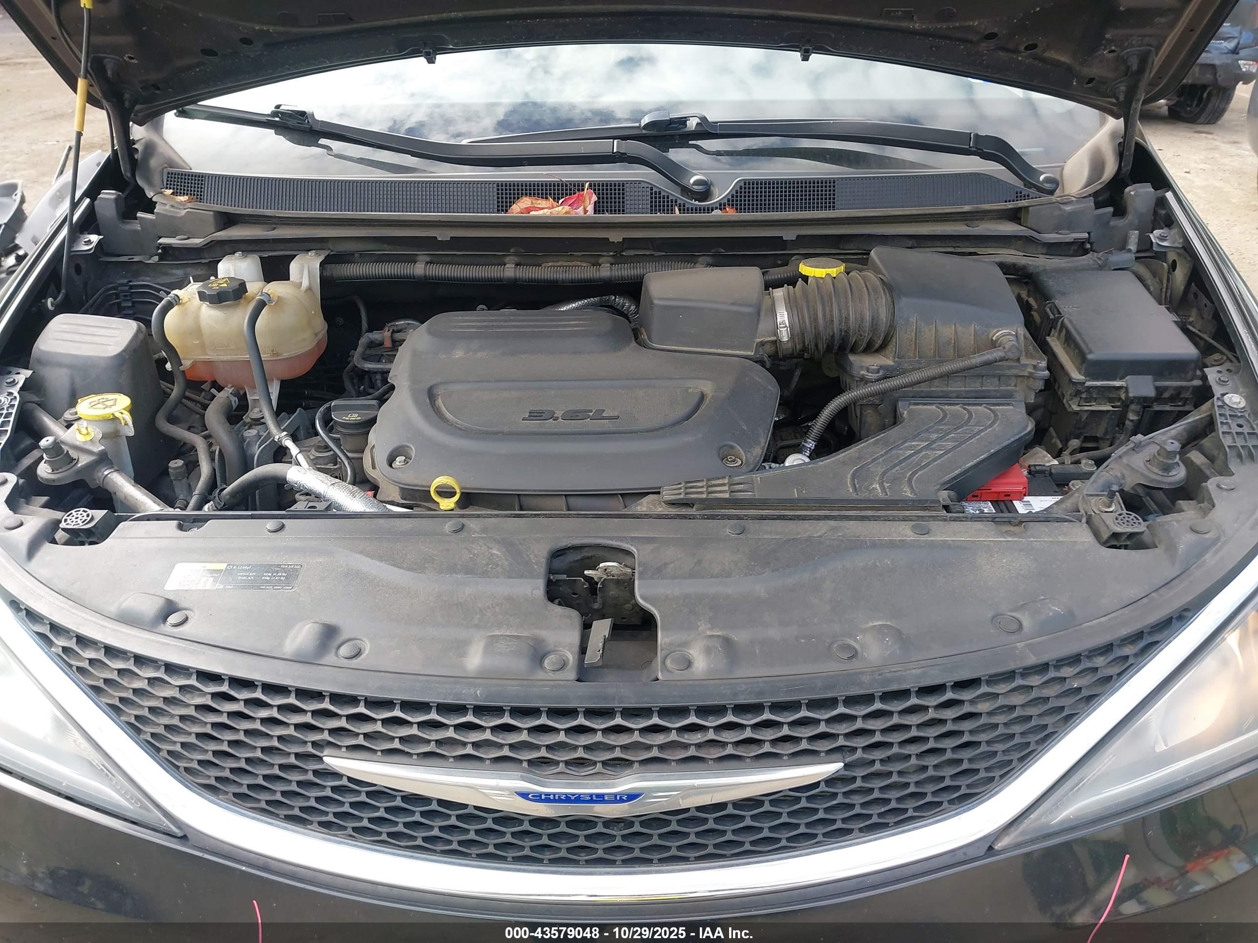 CHRYSLER PACIFICA image 10