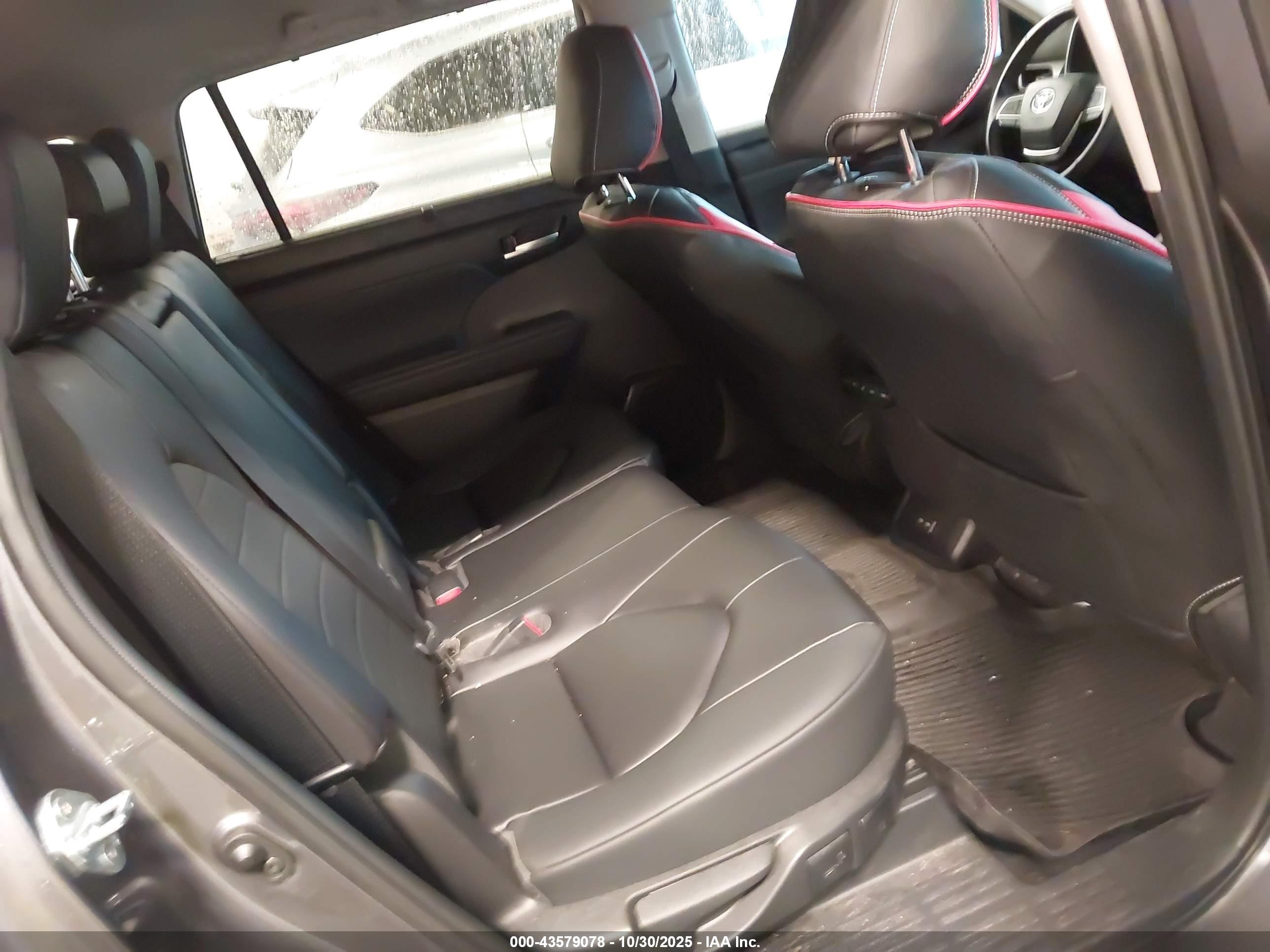 TOYOTA HIGHLANDER image 8