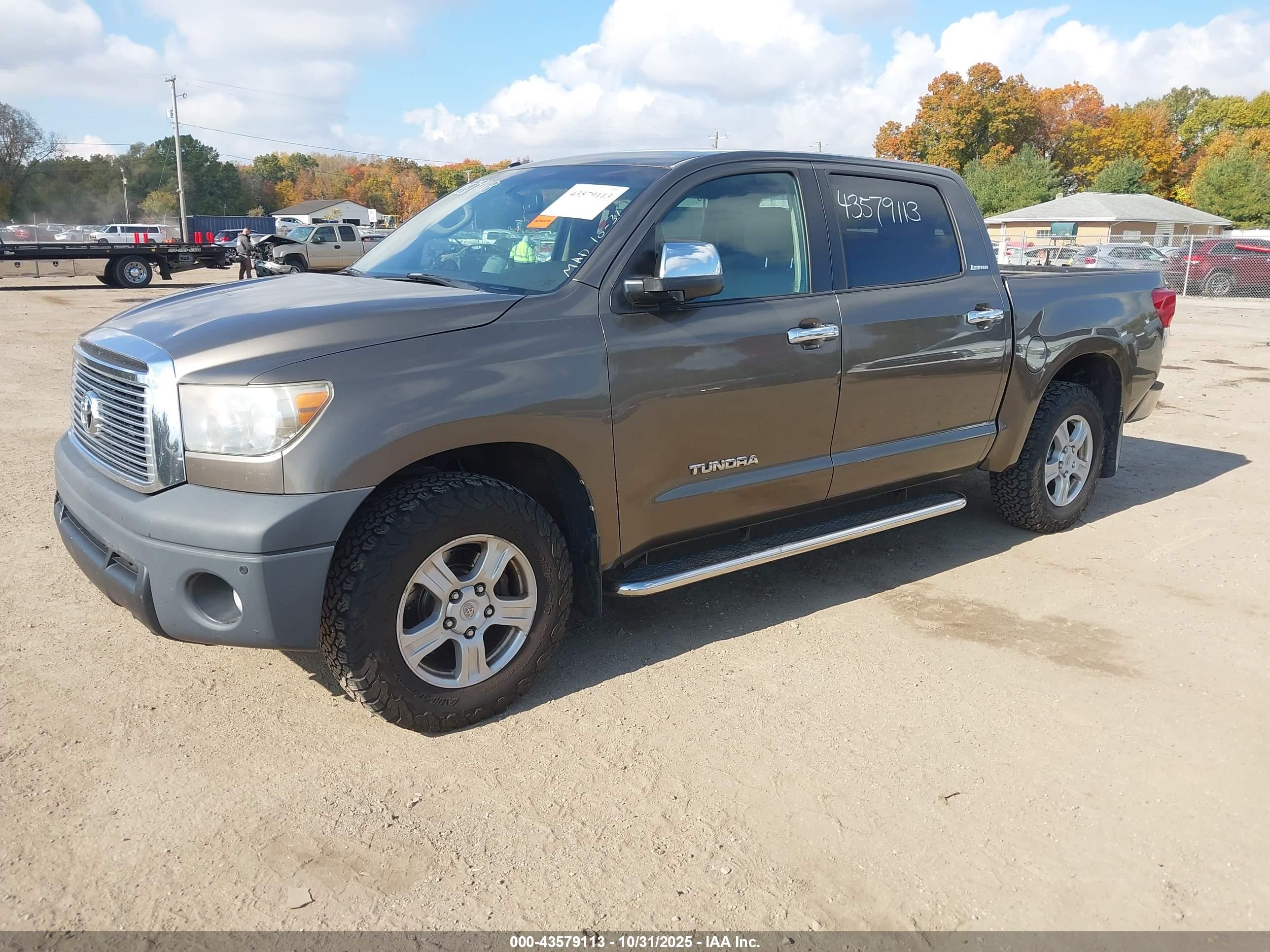 TOYOTA TUNDRA image 2
