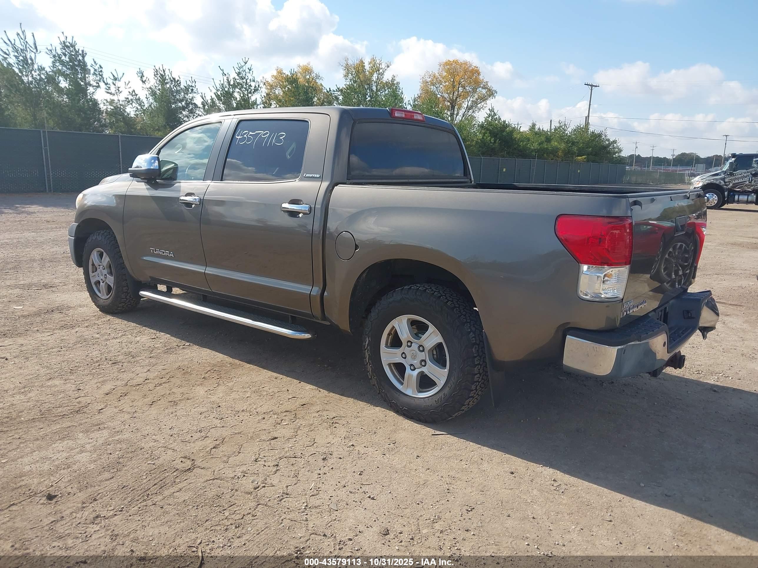 TOYOTA TUNDRA image 3