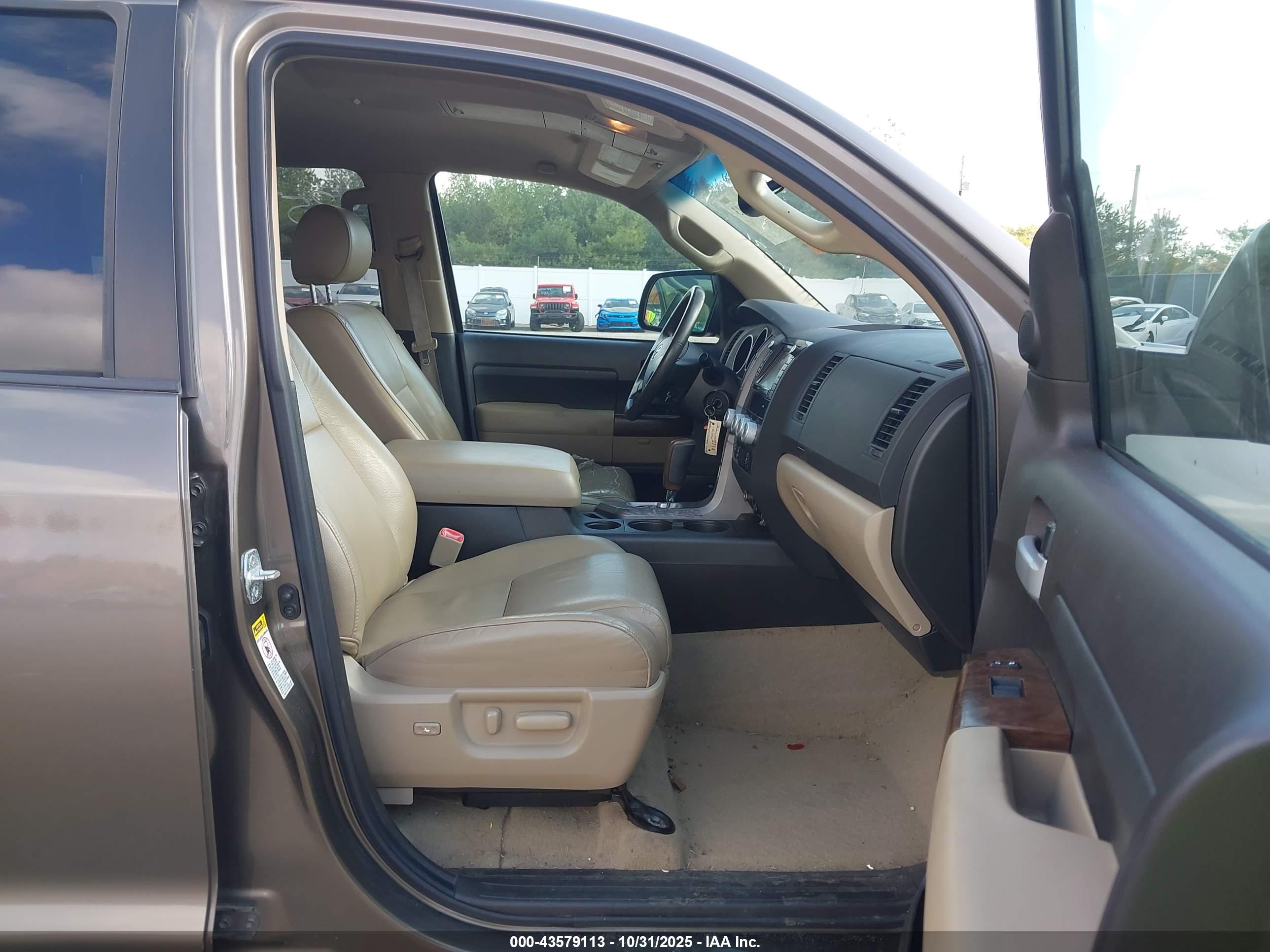 TOYOTA TUNDRA image 5
