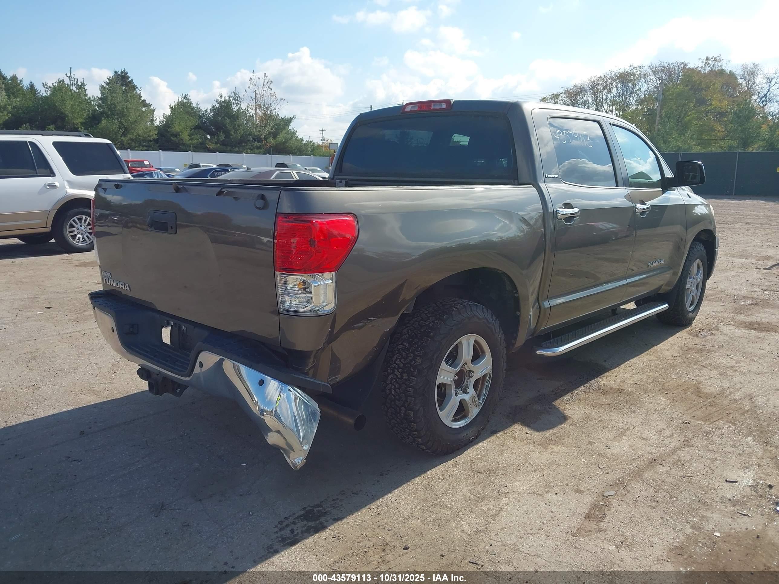 TOYOTA TUNDRA image 6