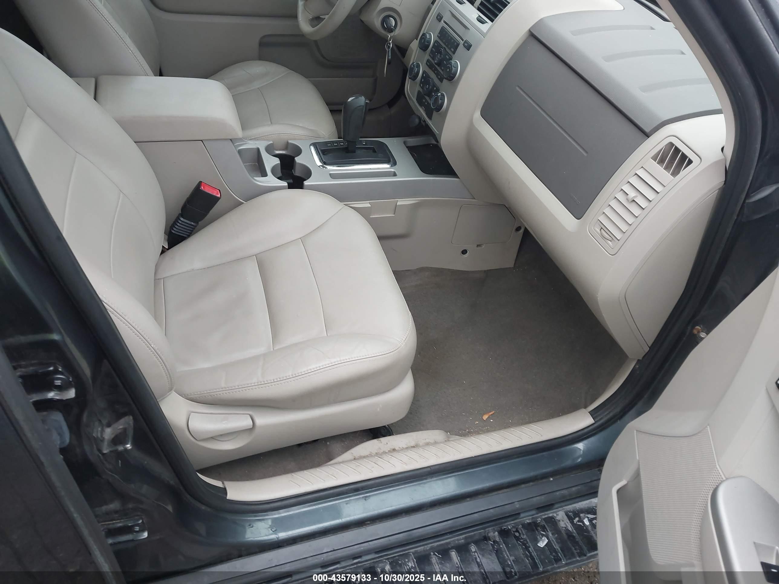 FORD ESCAPE image 5