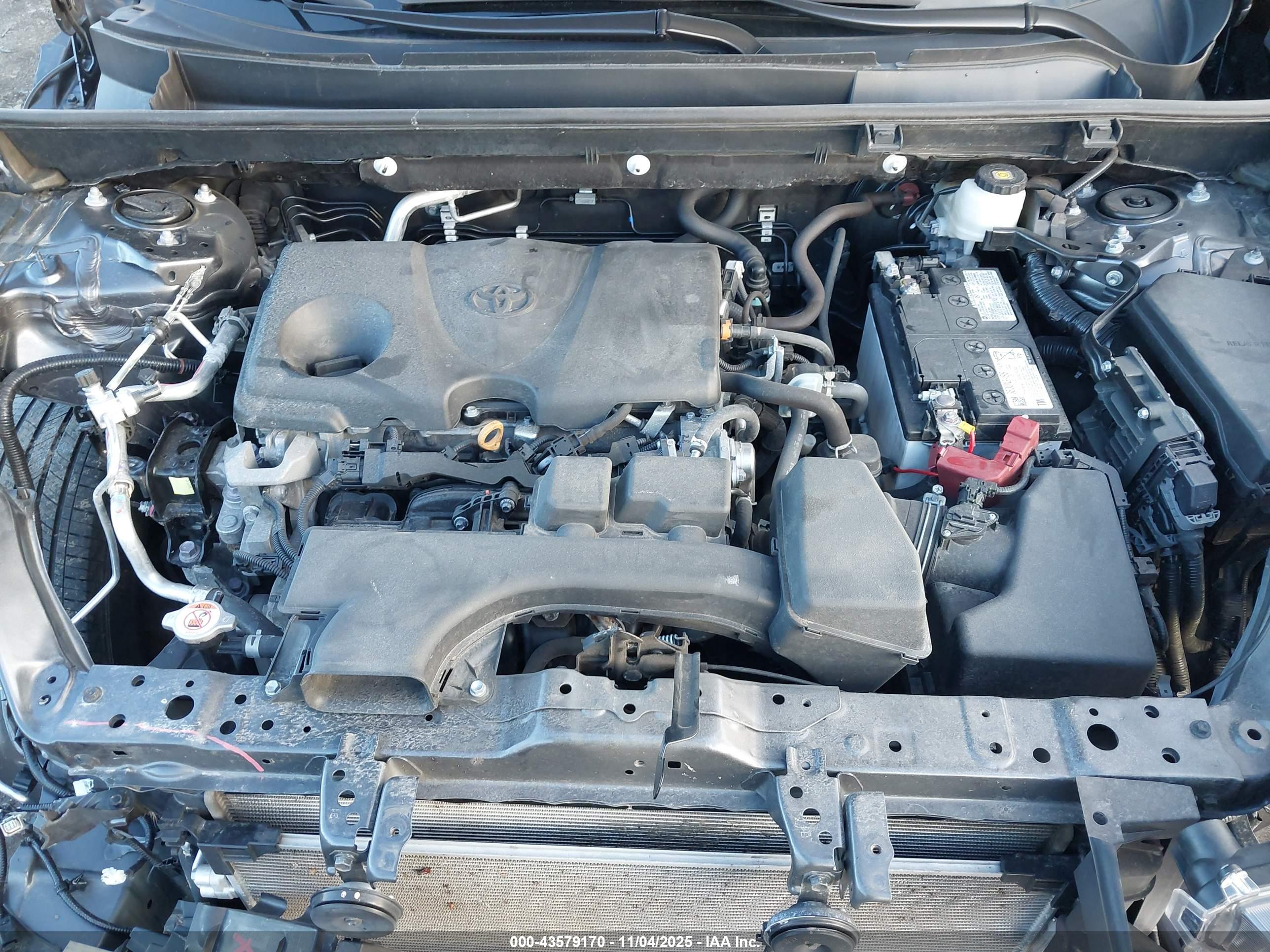 TOYOTA RAV4 image 10
