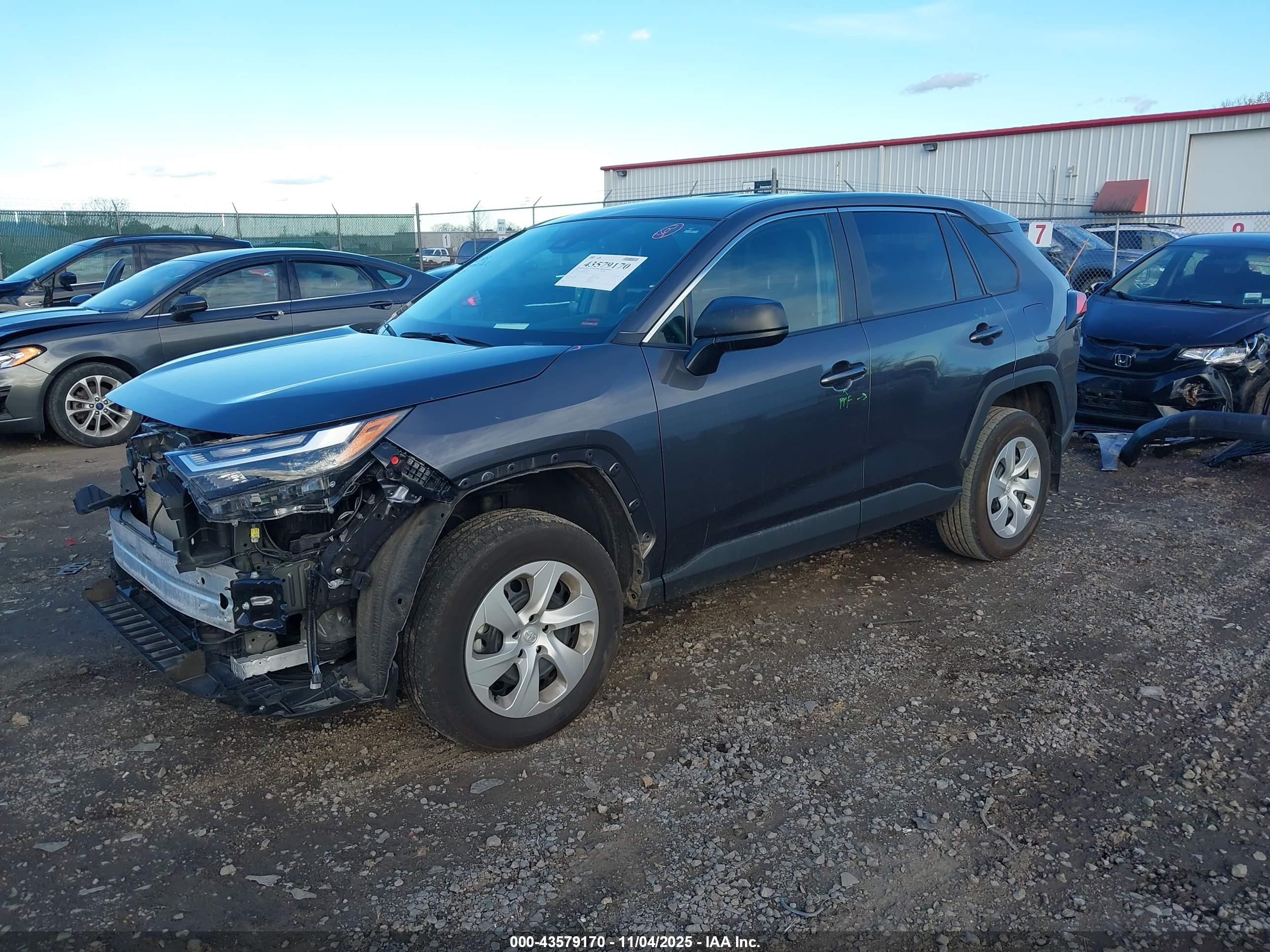 TOYOTA RAV4 image 2