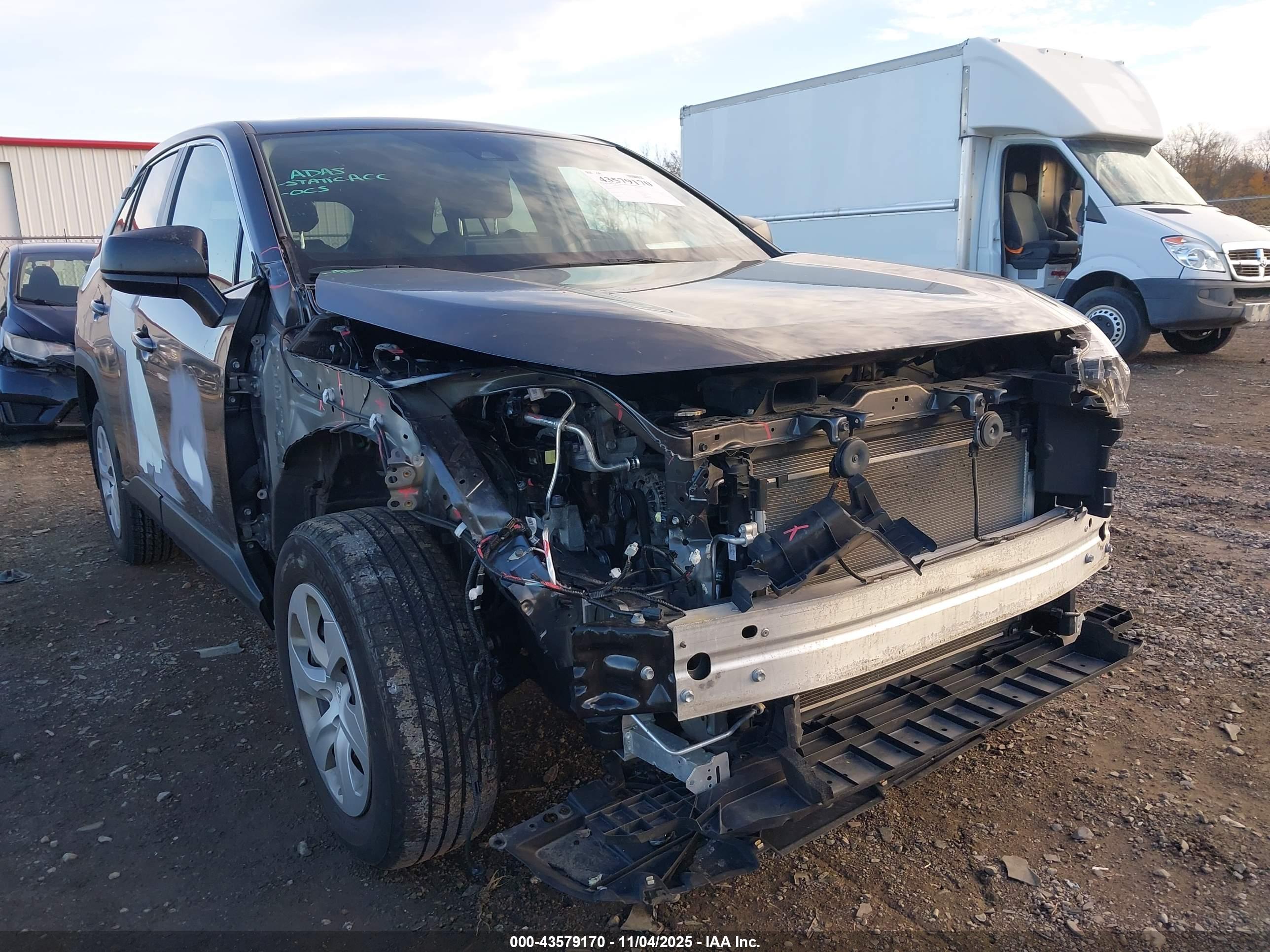 TOYOTA RAV4 image 6
